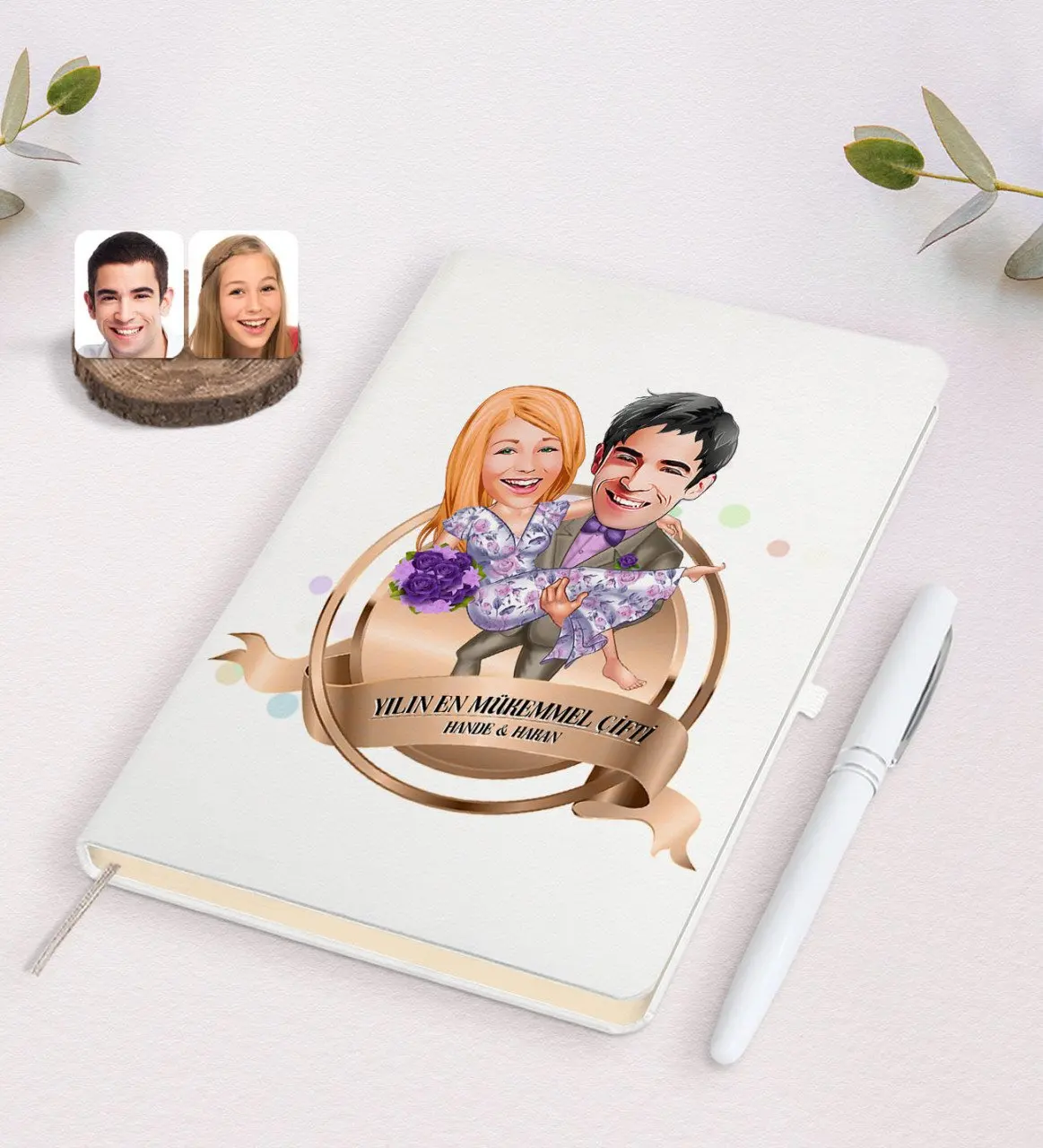 

Персонализируйте идеальную пару карикатуры для белого блокнота и стилуса в подарок Seti-56