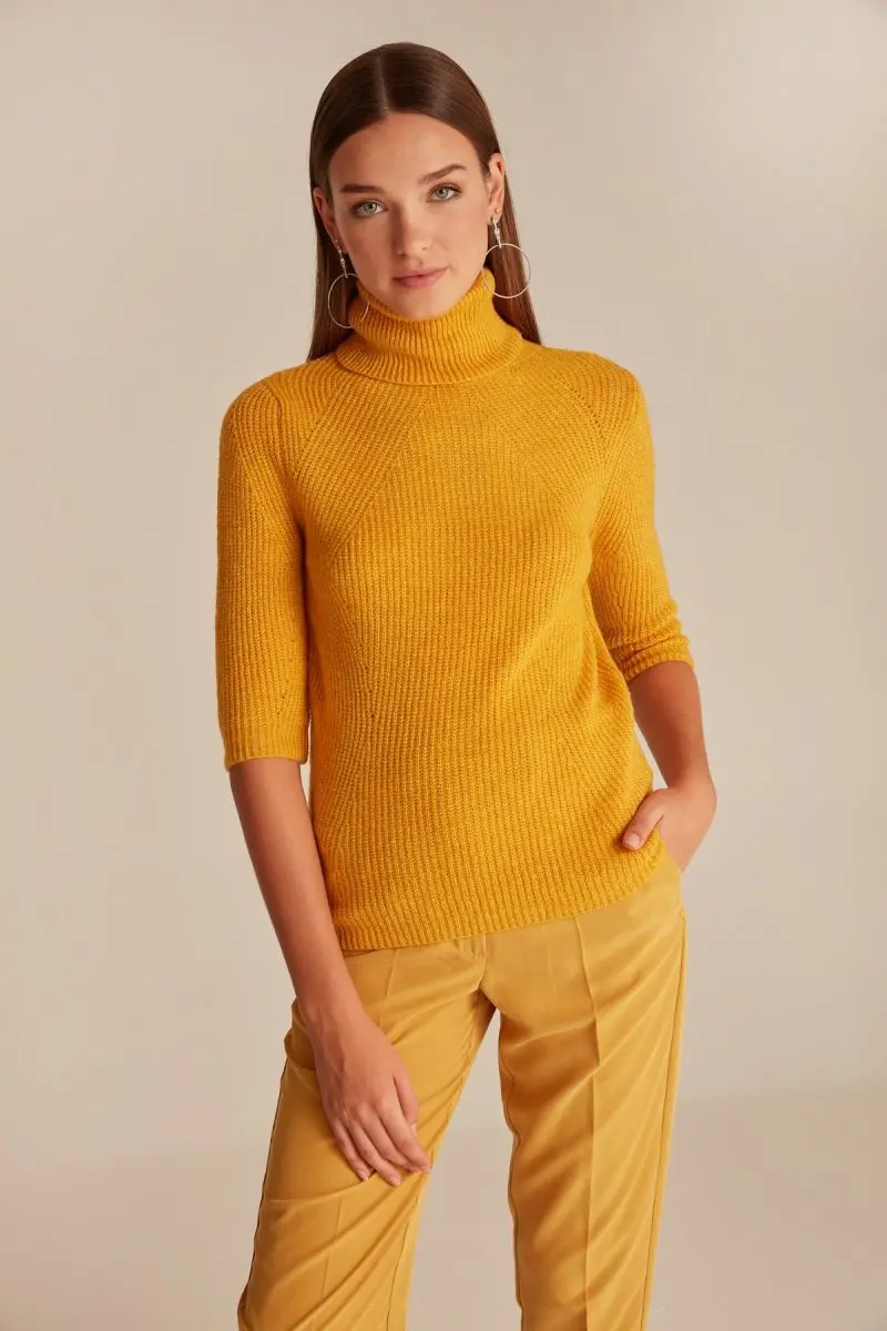 Joinus трикотажный джемпер с 3/4 рукавами и круглым вырезом для женщин горчичного