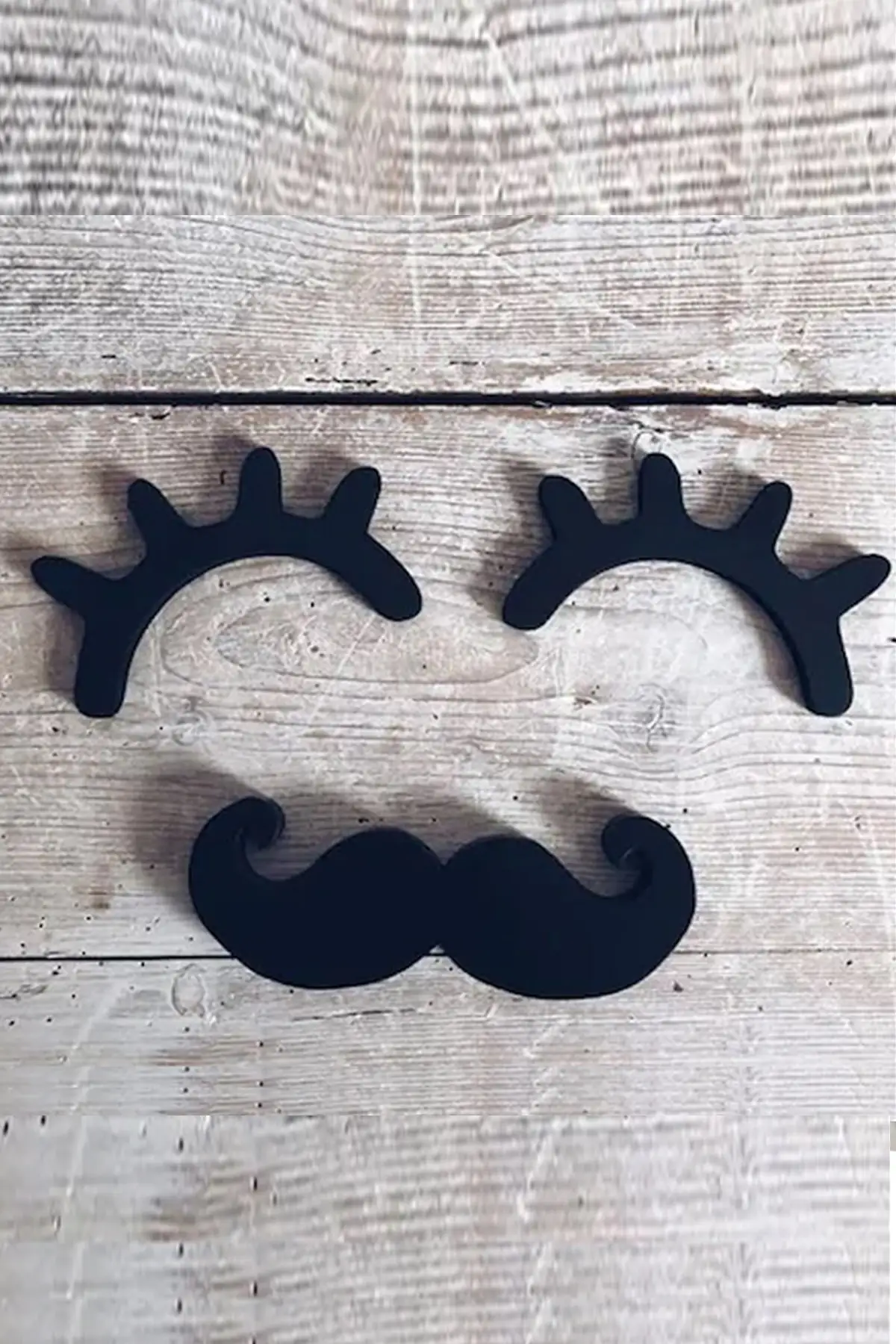 

Kids Room Wooden Mustache and Eyelash Decorative Set