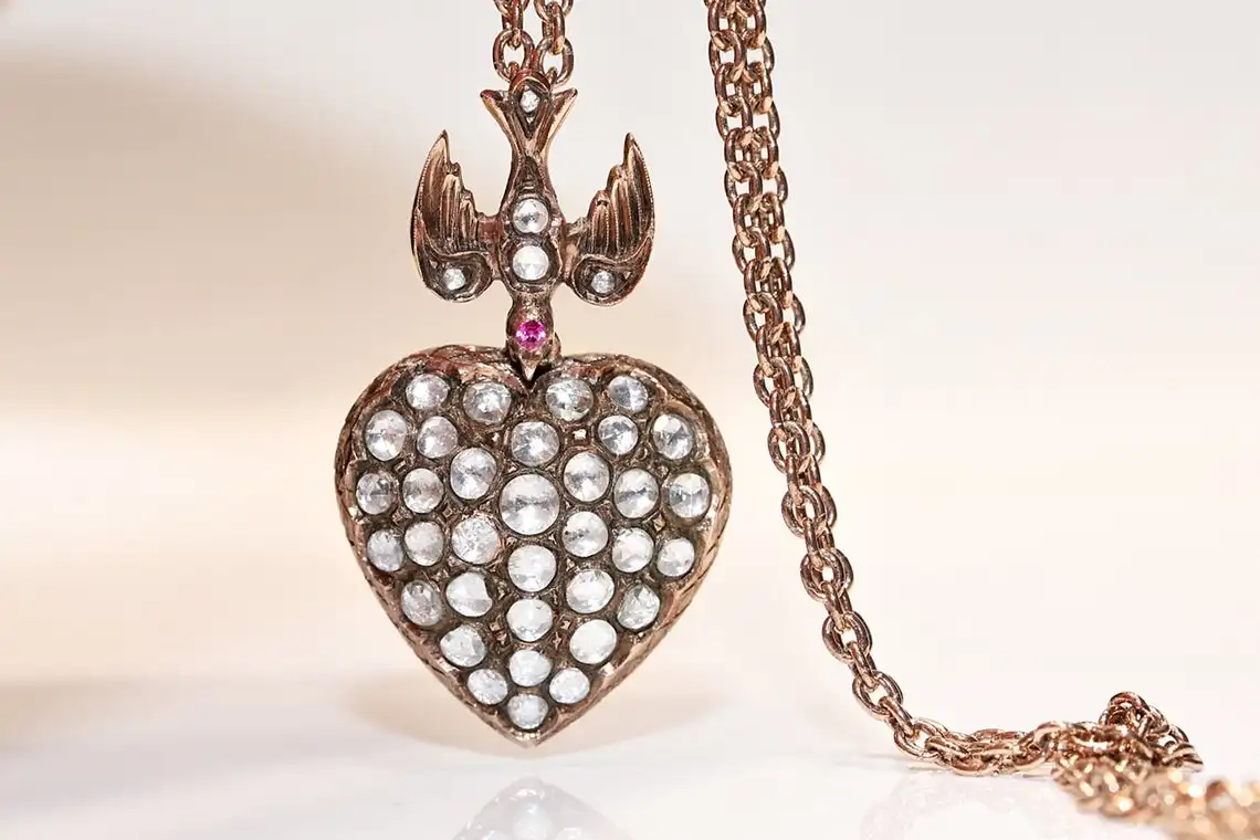 

Vintage Original İslamic 8k Gold Natural Rose Cut Diamond Decorated Pretty Heart Style Necklace