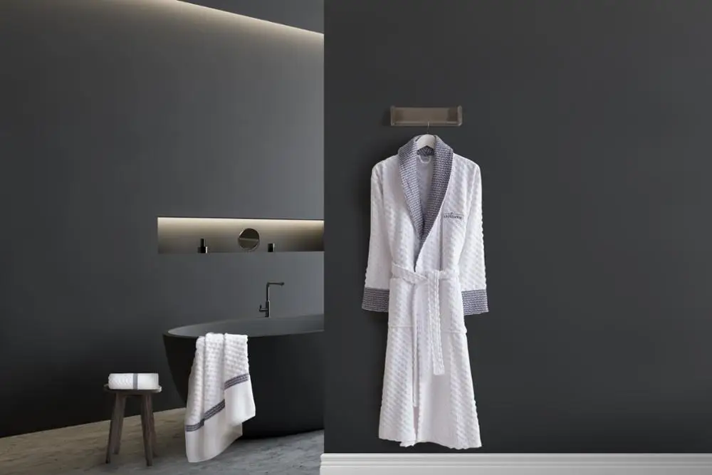 

Maxhomen Manhattan Men's Turkish Cotton White Bathrobe Personal Set