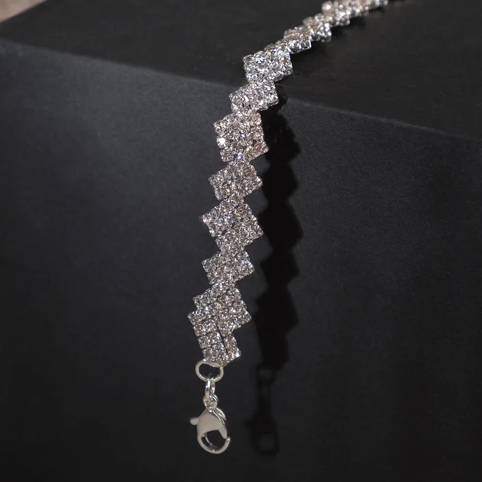 Браслет со стразами 'Маскарад' квадратики цвет белый в серебре 18см (комплект