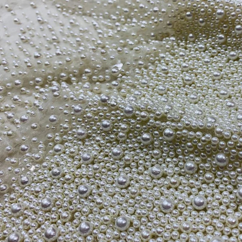 Белый кружевной гипюр с жемчугом для свадебных и вечерних платьев цена за метр