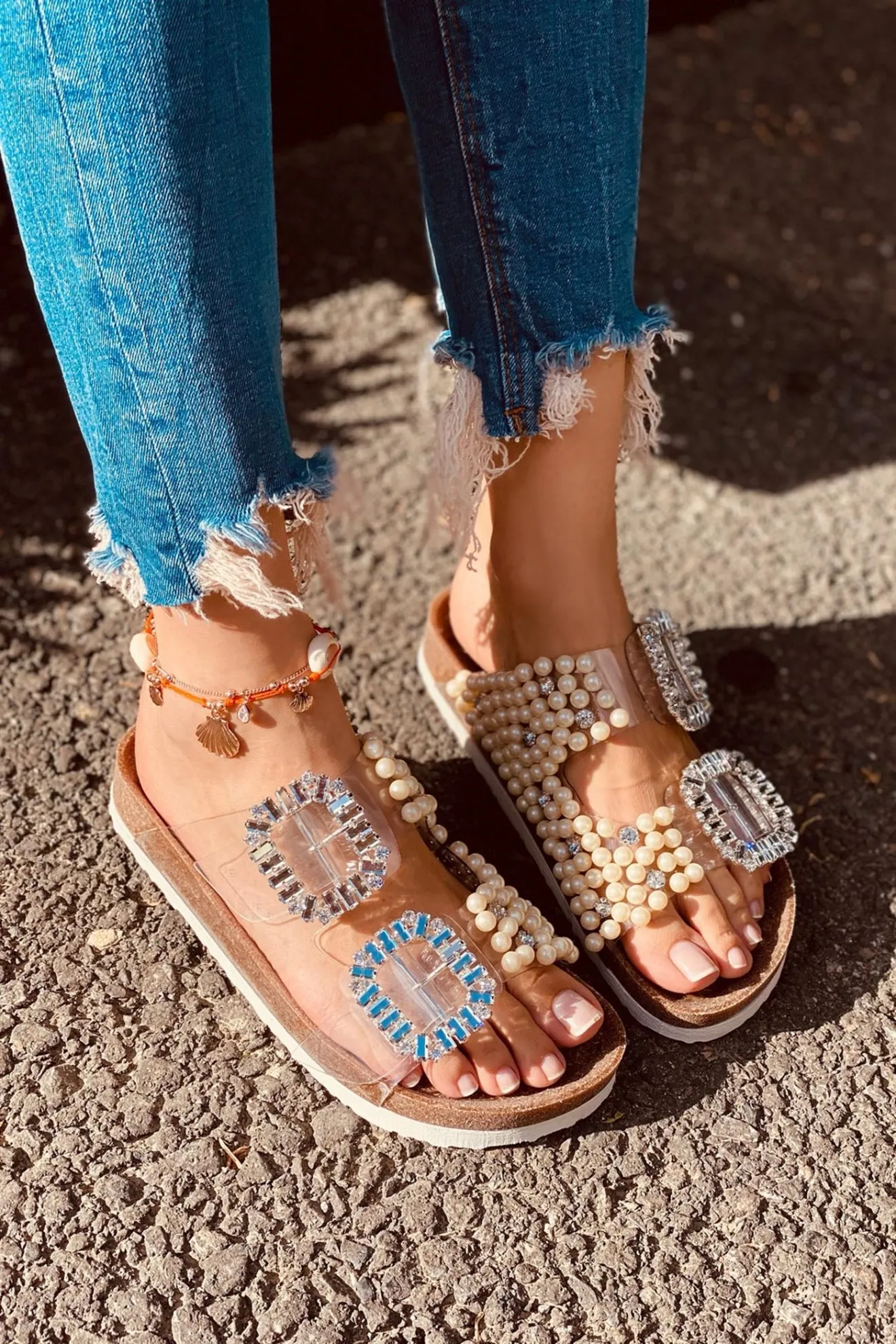 Pearl Detailed Buckled Slippers Women slippers New summer 2022 Flat bottom Sequins Sandals Thick bottom schoolgirl fashion shoes