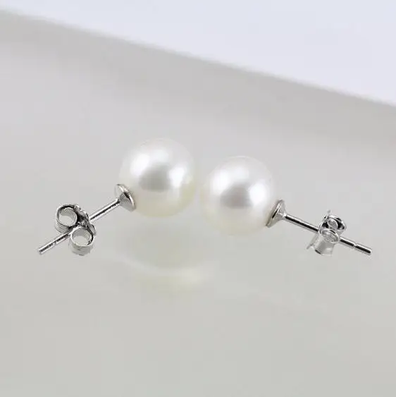 Серьги-гвоздики из серебра 925 пробы с пресноводным жемчугом