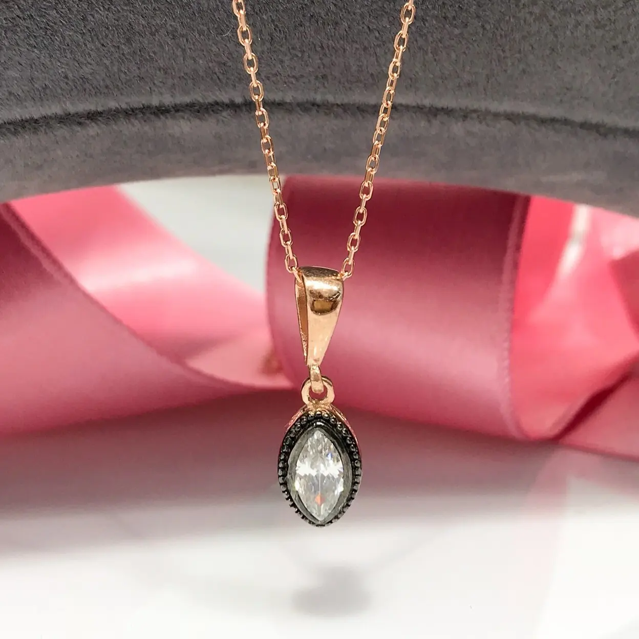 Челнок огранки камень алмазный узор серебряный элегантный стильный Серебряный