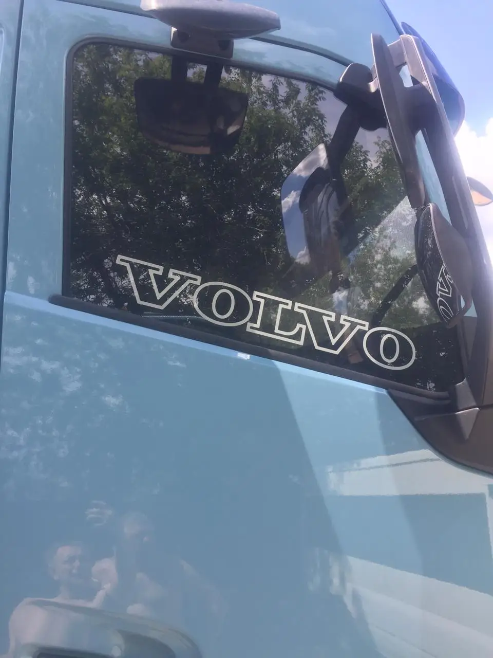 Наклейки на авто Volvo стекло двери. В комплекте 2 шт. автомобиль. | Автомобили и