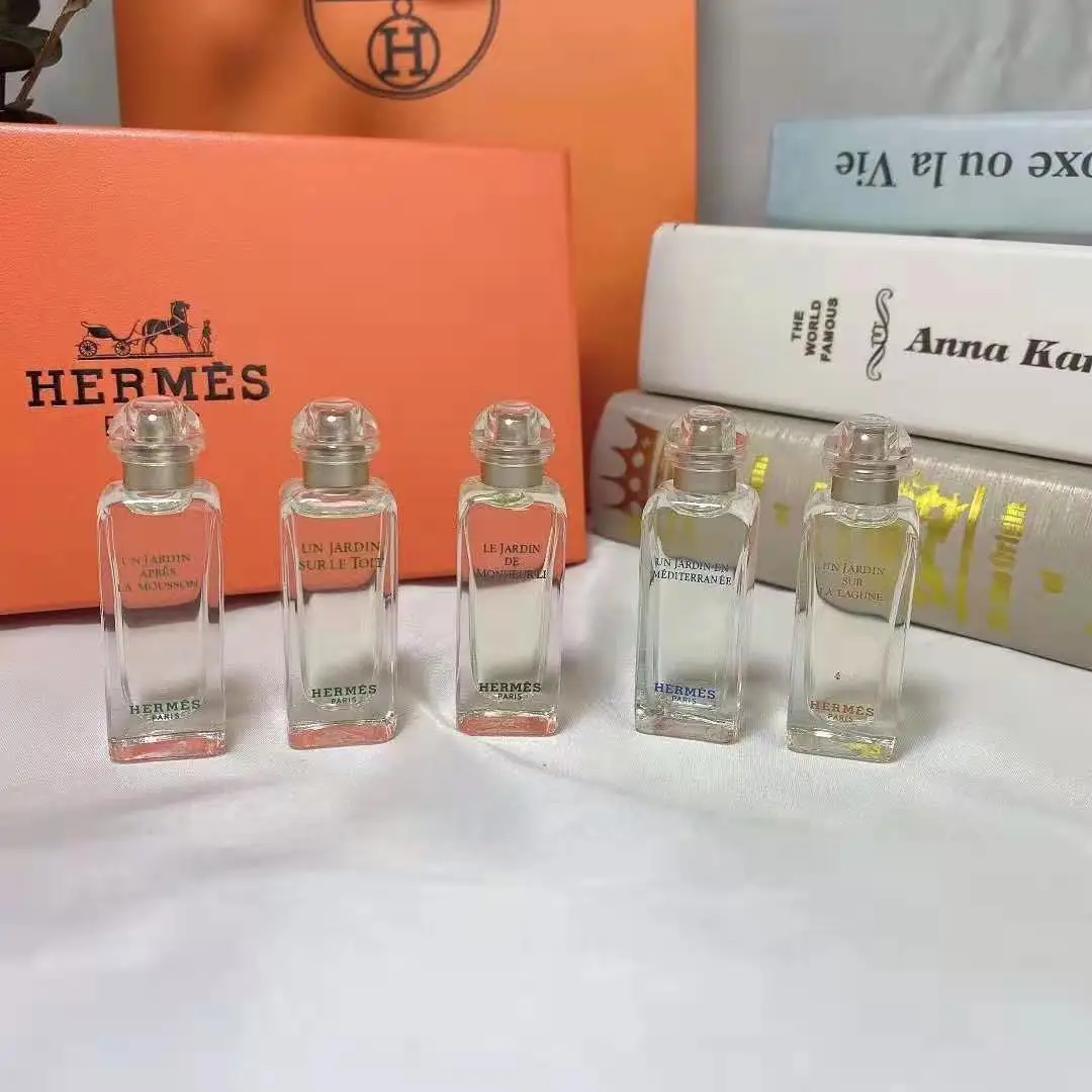 

Q Edition Garden 5 Piece Box, Nile, Roof Garden, Mr. Lee Back Garden, Lagoon Garden, After the Rain Garden, Ladies Fragrance 7.5