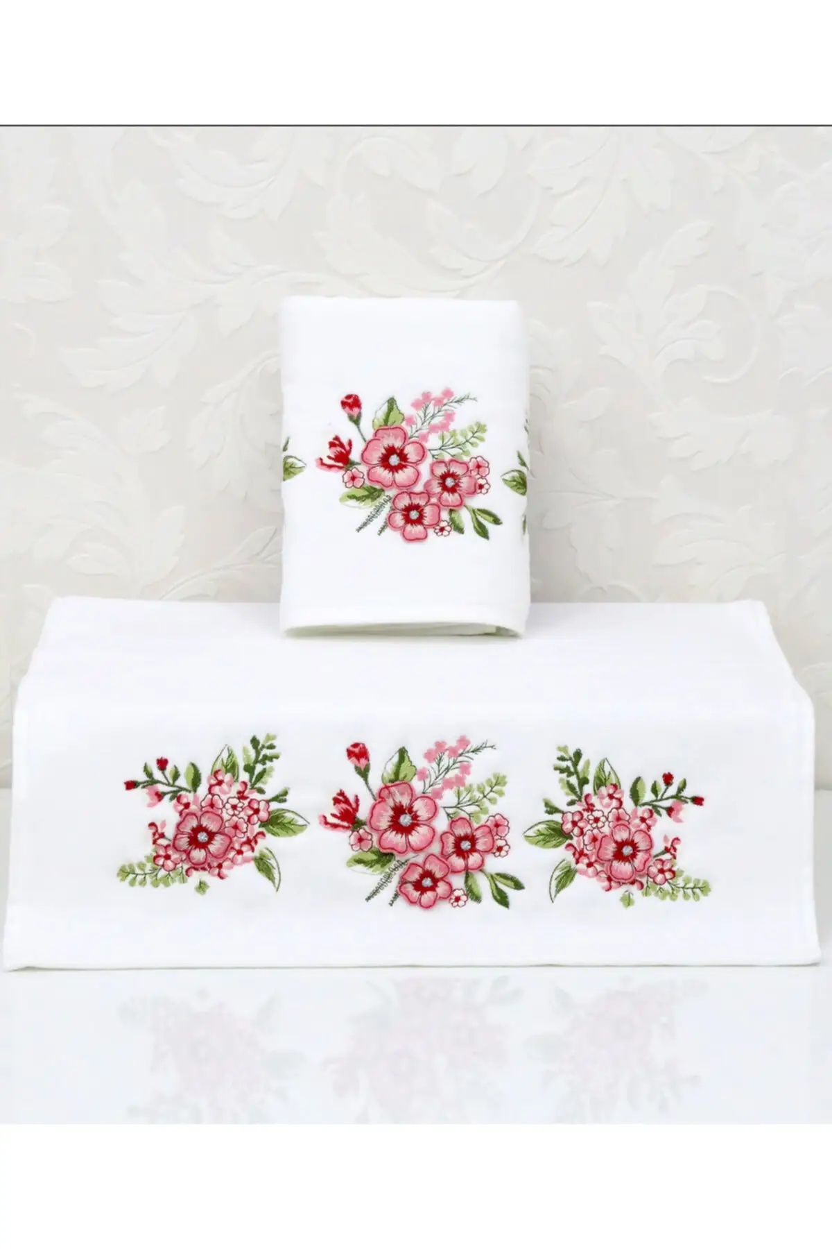 

Бархатное полотенце с вышивкой, 50 х90 см