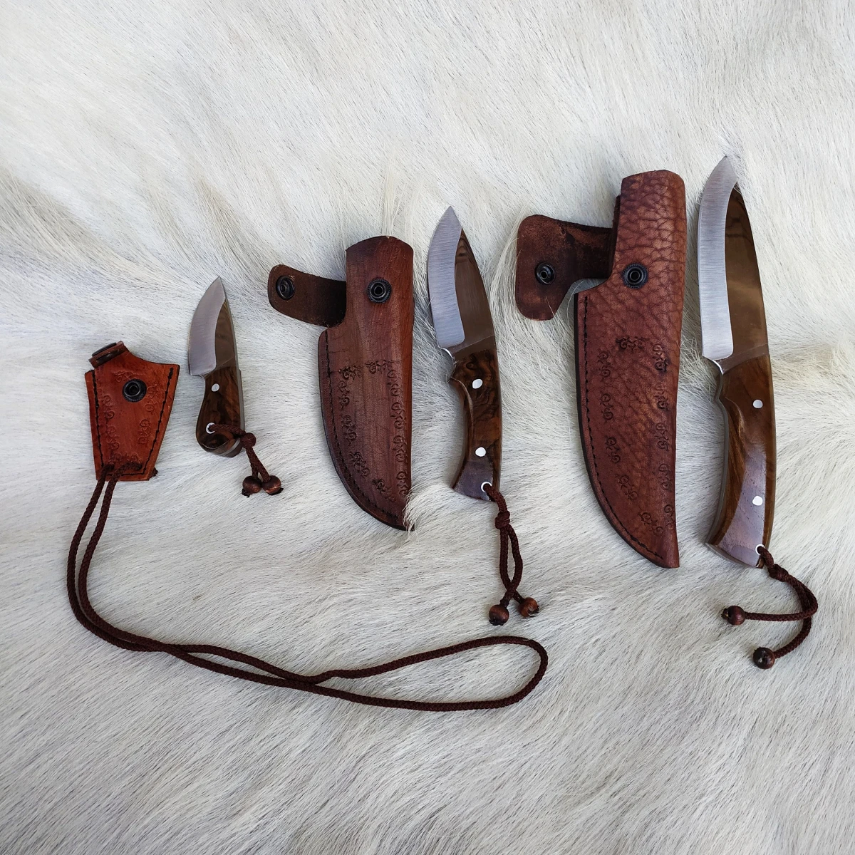 Cuchillo de caza de acero forjado hecho a mano, mango de nogal, envoltura de cuero de vaca, 4mm, herramientas de mano, acero forjado, regalo personalizado