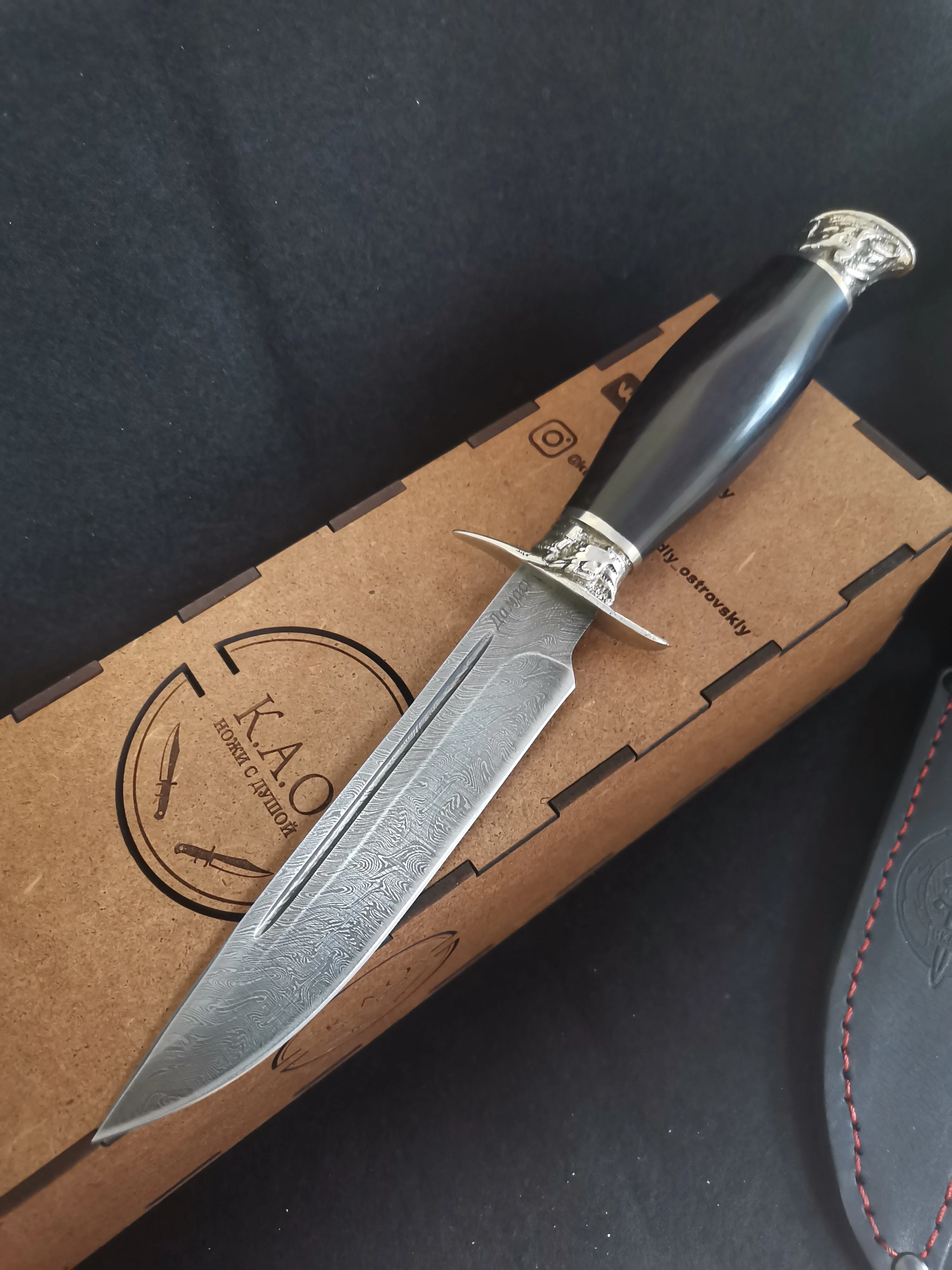 нож финка нквд из дамаска с художественным литьем |