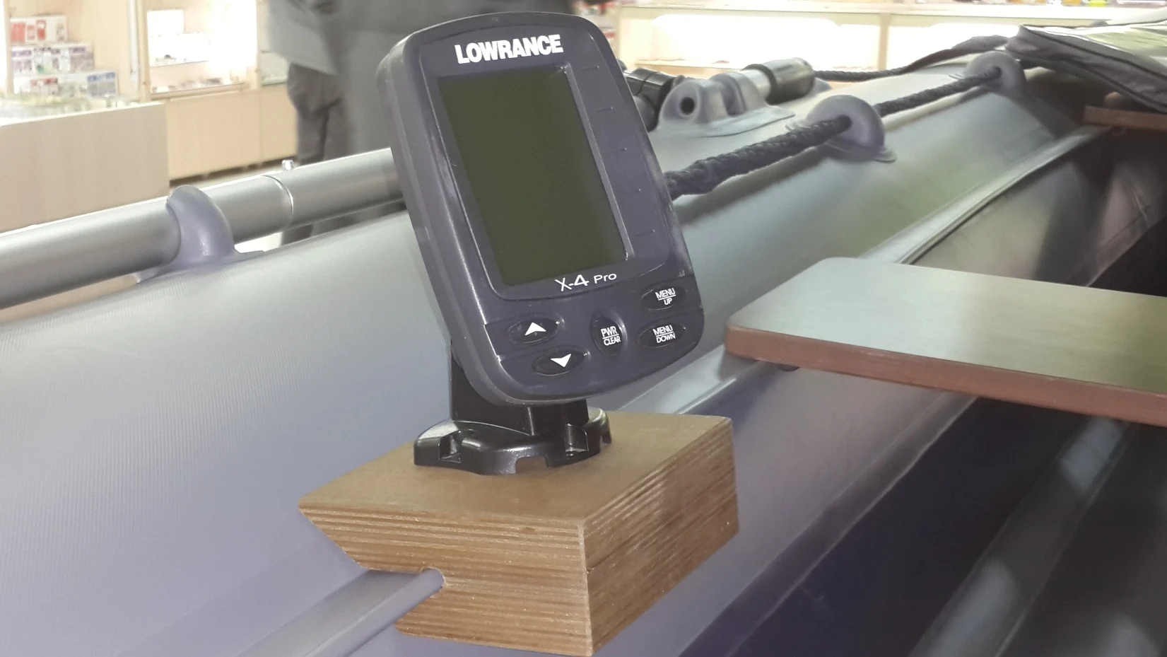 Держатель датчика эхолота "эхолот35. Humminbird smartcast rf 35e. Держатель эхолота для пвх лодки lowrance. Крепление датчика эхолота практик на лодку. Крепление датчика эхолота практик на лодку пвх.