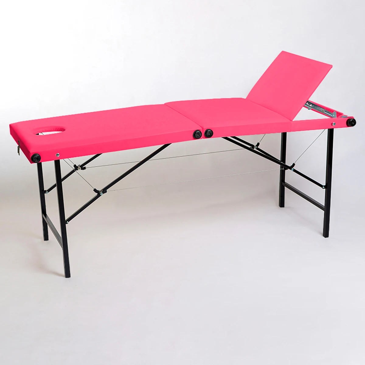 Кушетка с вырезом для лица, 3-секционная двойная поролоновая, цвет фуксия. Массажный стол для наращивания ресниц. Массажные столы и кровати. Мебель для салона.