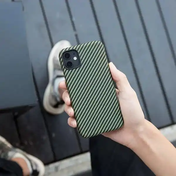 Чехол Pitaka Magez для iPhone 11 Черно-зеленый | Мобильные телефоны и аксессуары