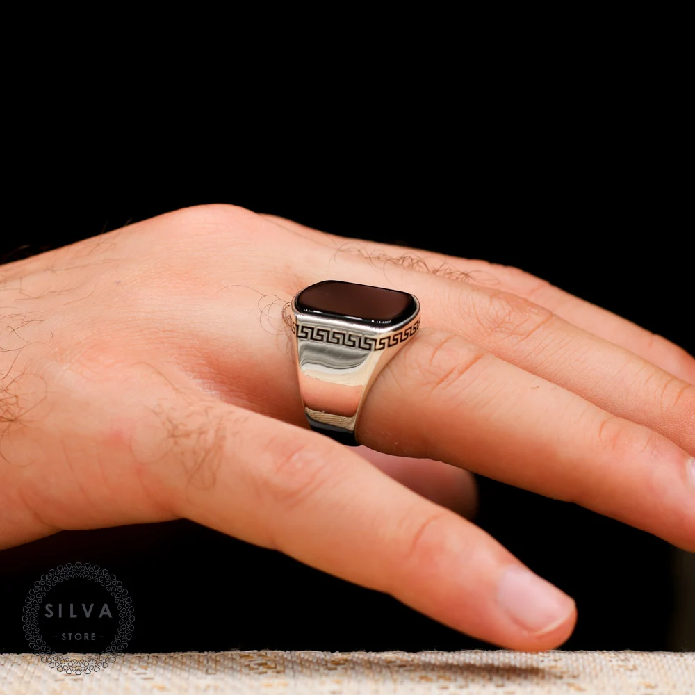 

Мужское кольцо из серебра 925 пробы с ониксом и черным агатом