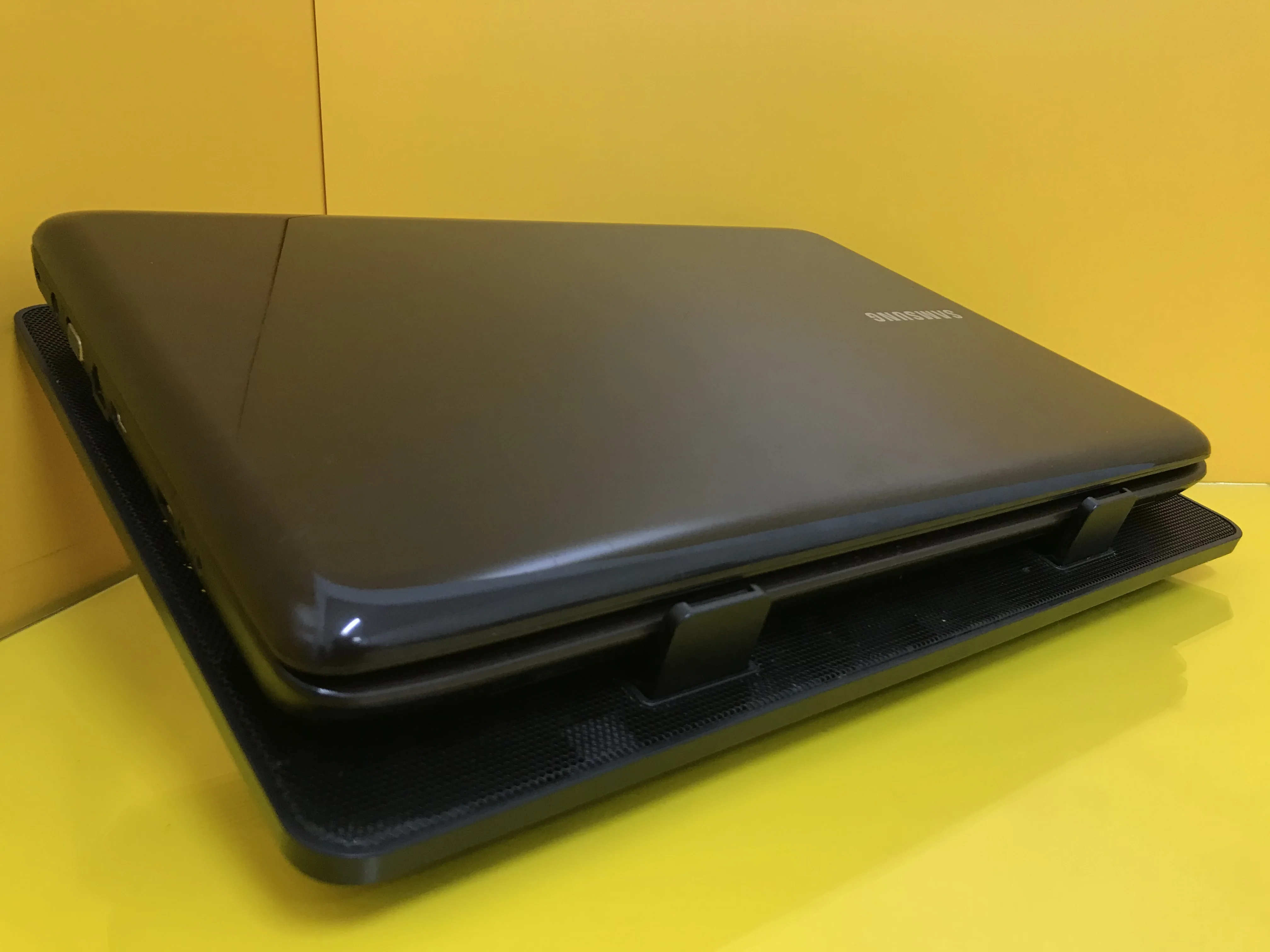 Ноутбук Samsung R540 15.6&quot 1366x768 Intel Core i3 380M 2.53GHz ATI Mobility Radeon HD 4500 4Gb HDD 320Gb | Компьютеры и