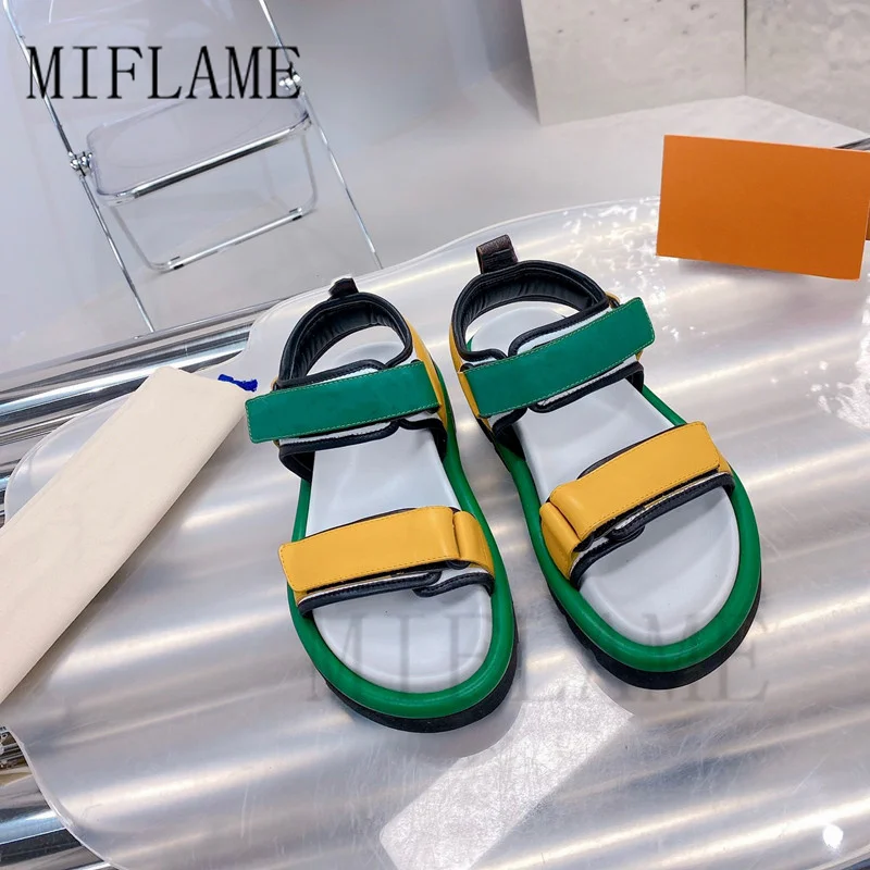 

2022 Women New Spring Summer Flat Sandals Fashion Casual Hook Genuine Leather Sandals Female Candy Colors Open Toe Design Shoes