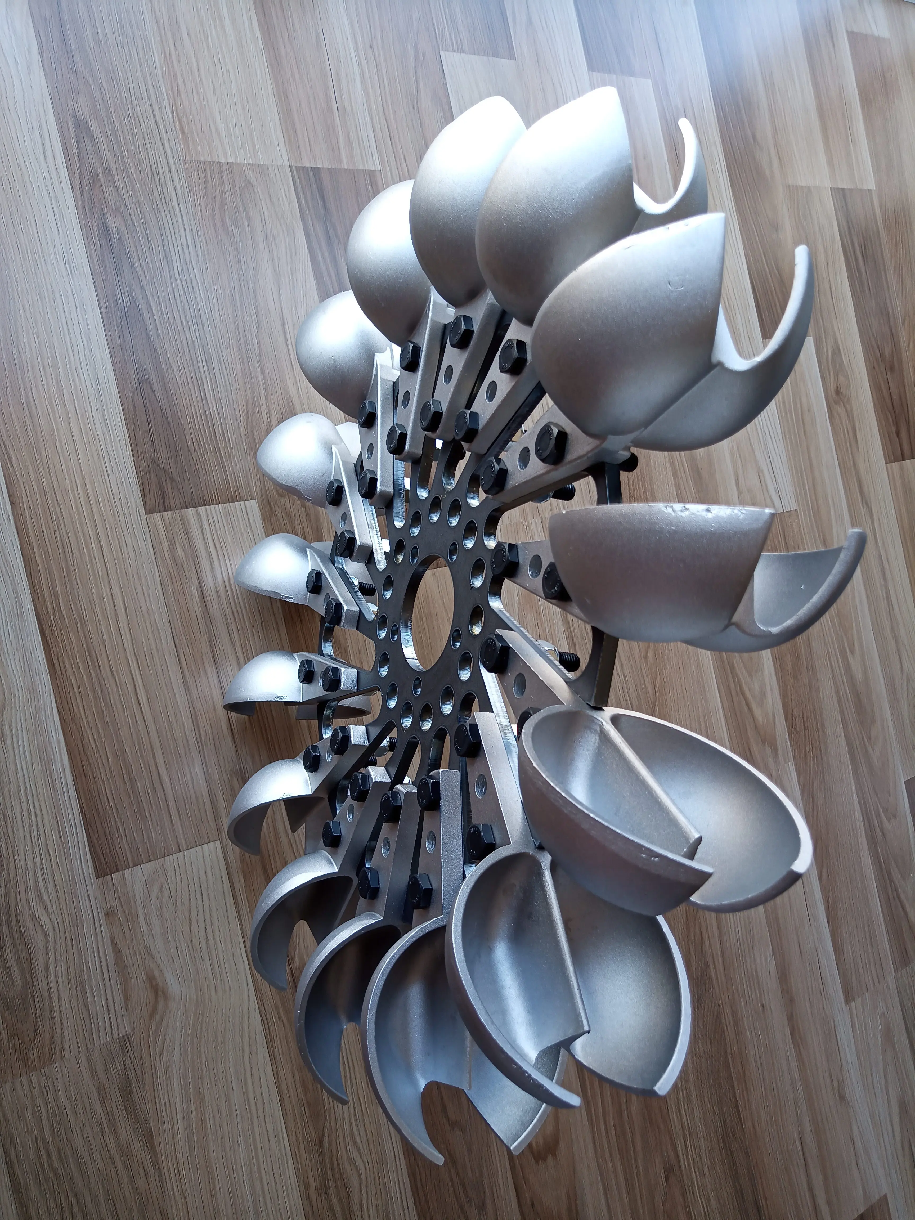 Водяное турбинное колесо Pelton с 15 алюминиевыми ложками внешний диаметр = 580 мм и 22 83