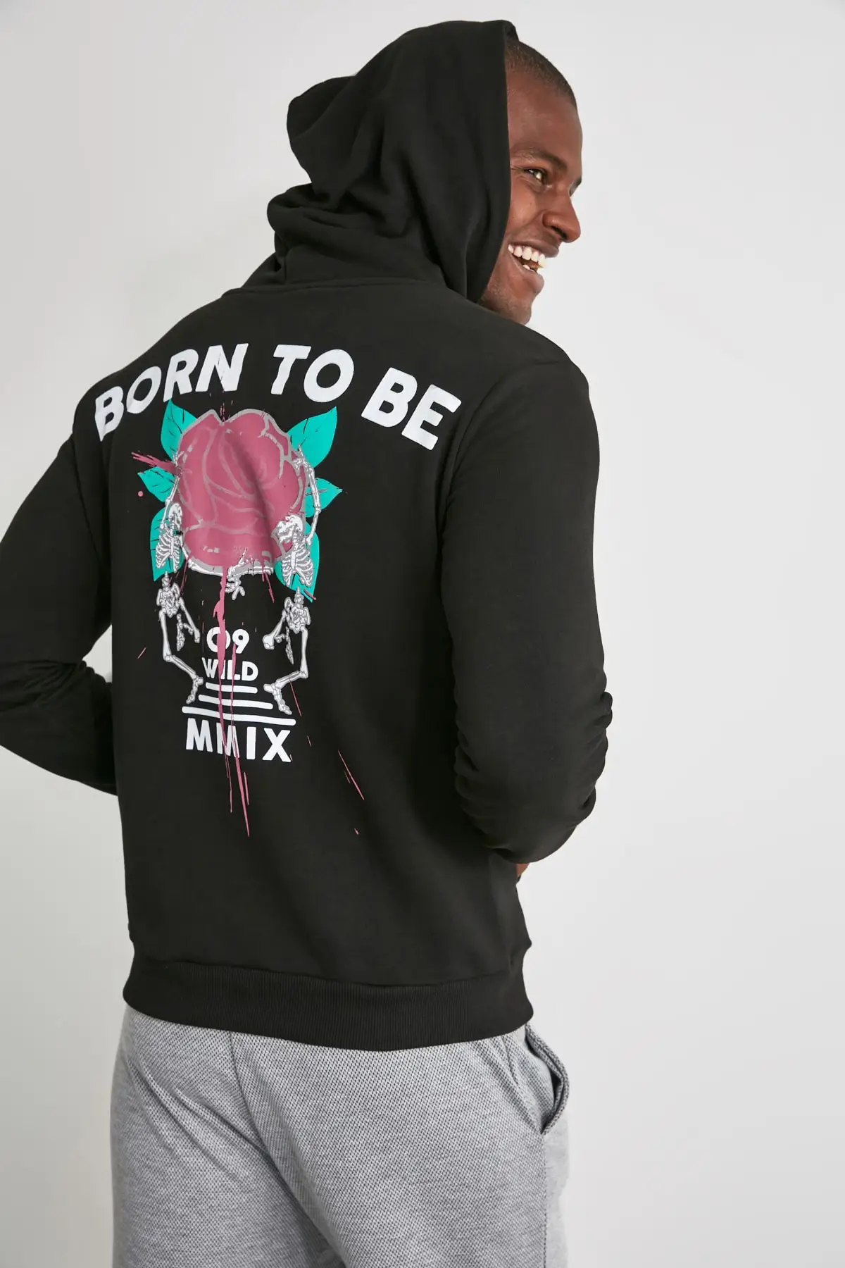 

Siyah Erkek born to be Srt Baskl Kaponlu Regular Sweatshirt