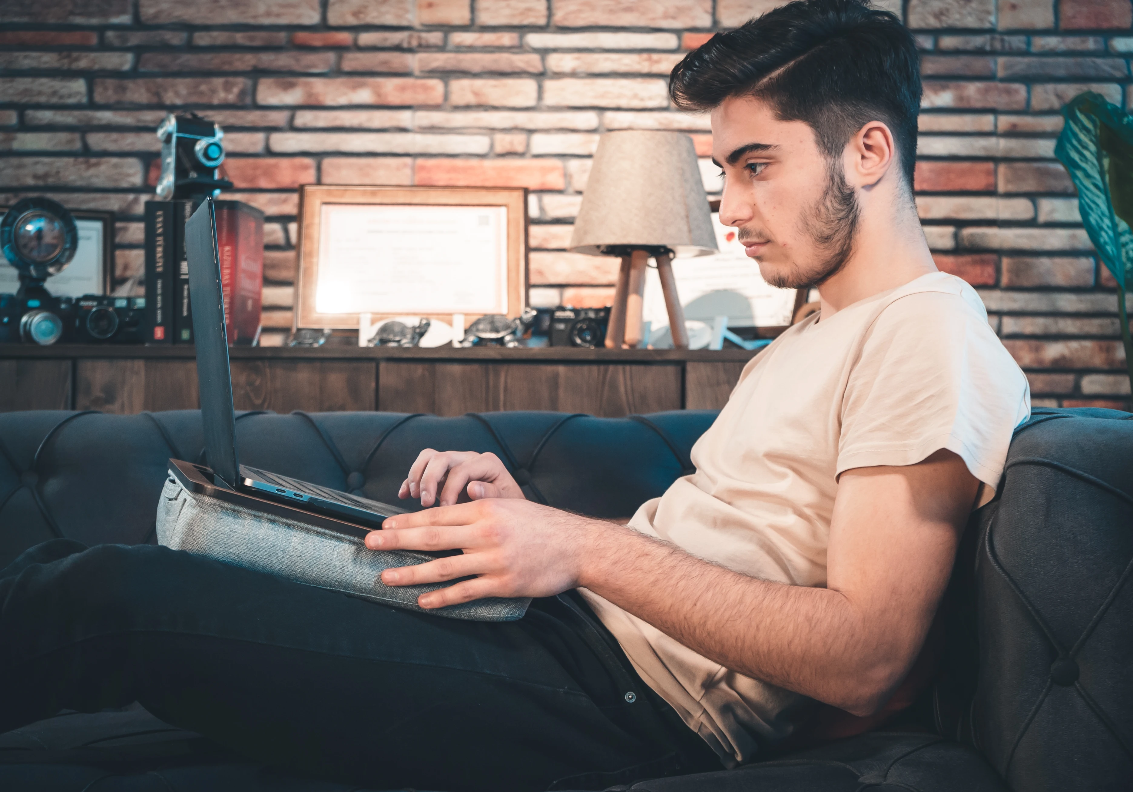 lap laptop desk ls011 portable lap desk with pillow cushion fits up to 15 6 inch laptop tablet and phone holder free global shipping