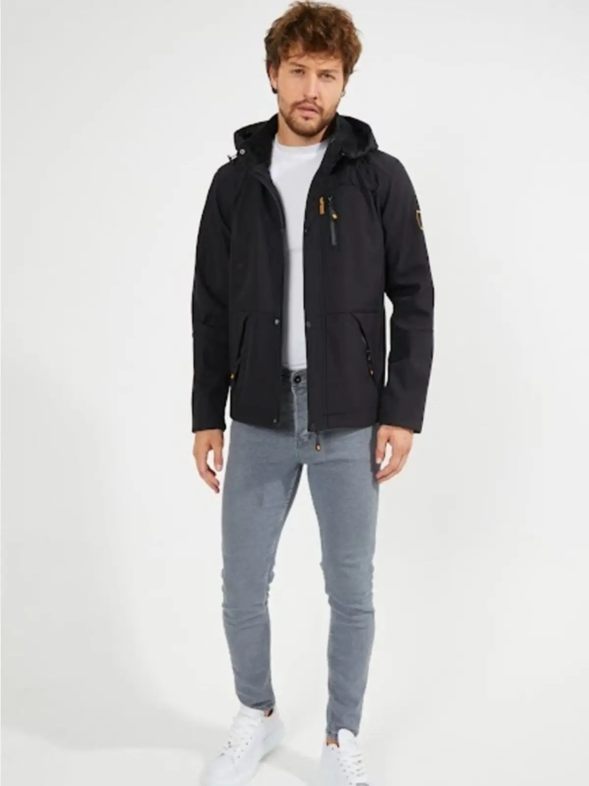 Мужская теплая зимняя куртка с капюшоном черная водонепроницаемая