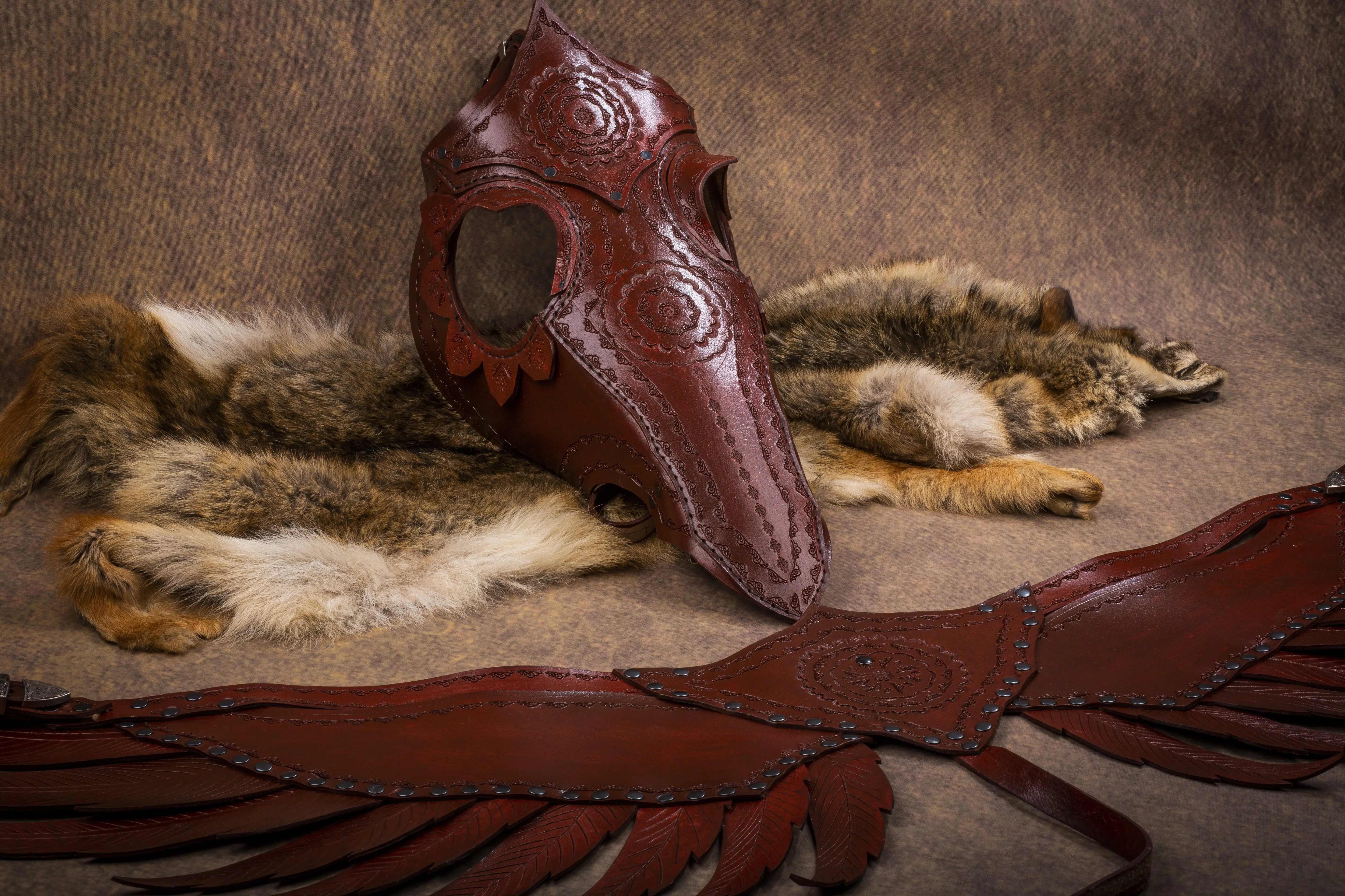 Кожаный костюм с лошадью броня нагрудник уздец головной убор воин лошадь tack |