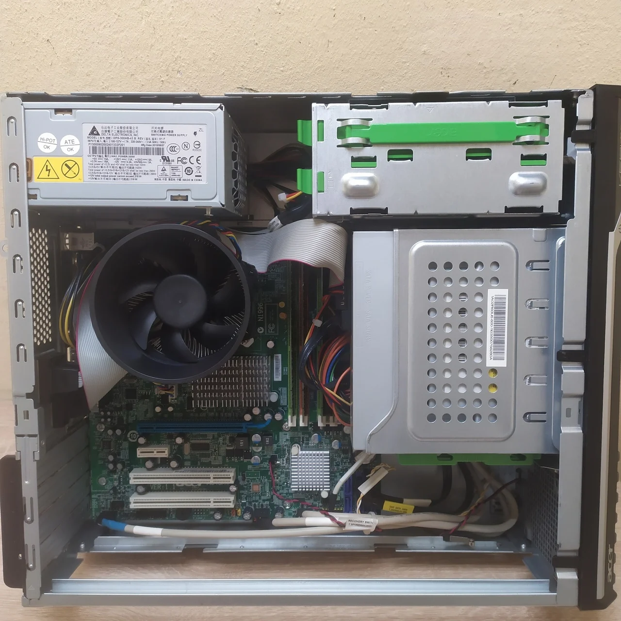 Компьютер Acer Veriton S480G Intel Core2Duo e8400 3Ghz x 2/4gb ddr3/Intel GMA X4500/250gb жесткий диск Б/У |