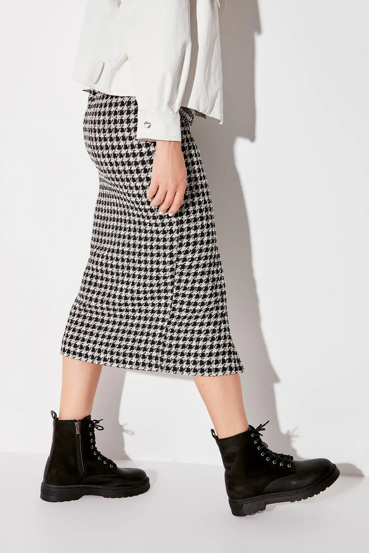 Женские ботинки с замшевой отделкой Цвет Черный TAKAW20BO0158| |