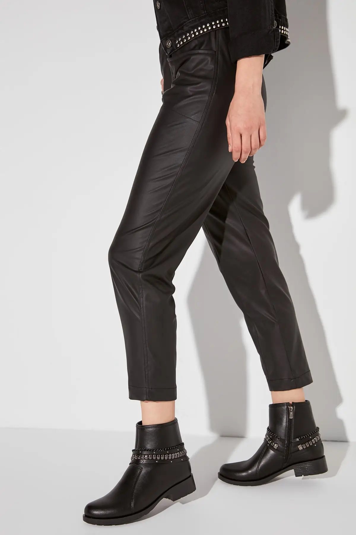 Трендовые женские ботинки и TAKAW20BO0256| |