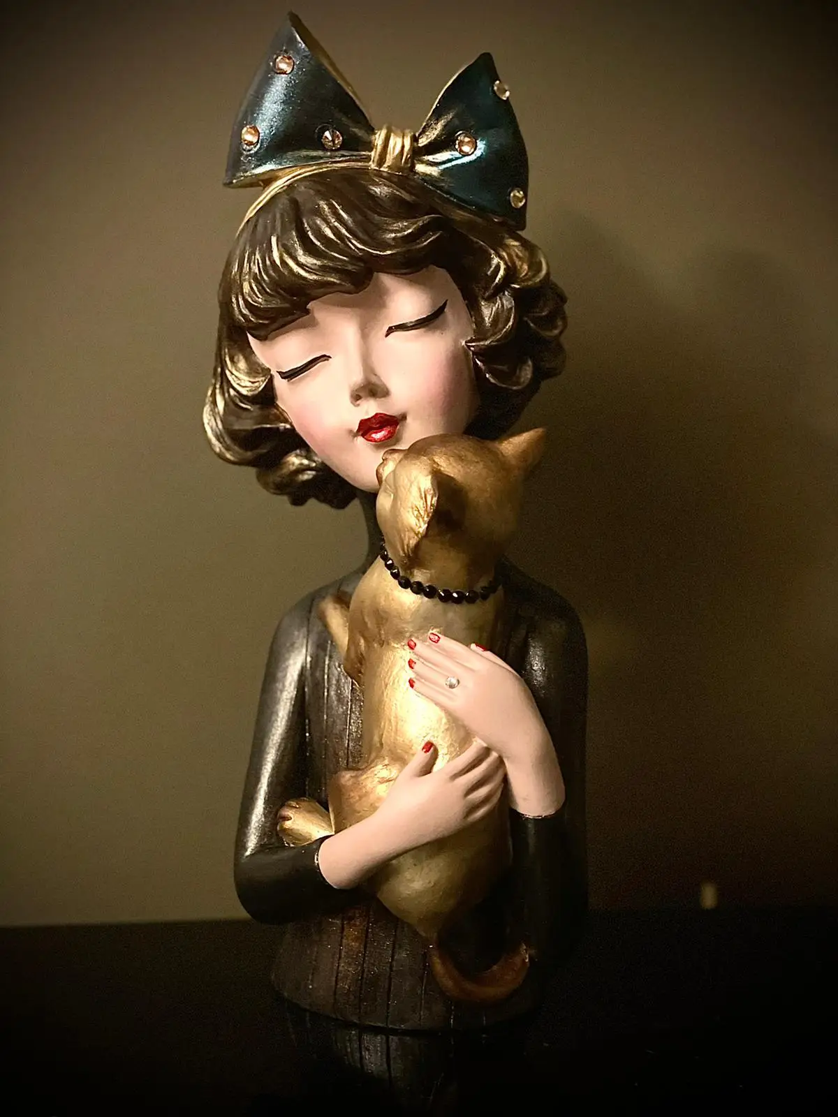 

Talya художественный дизайн современная статуя кошки девушки.