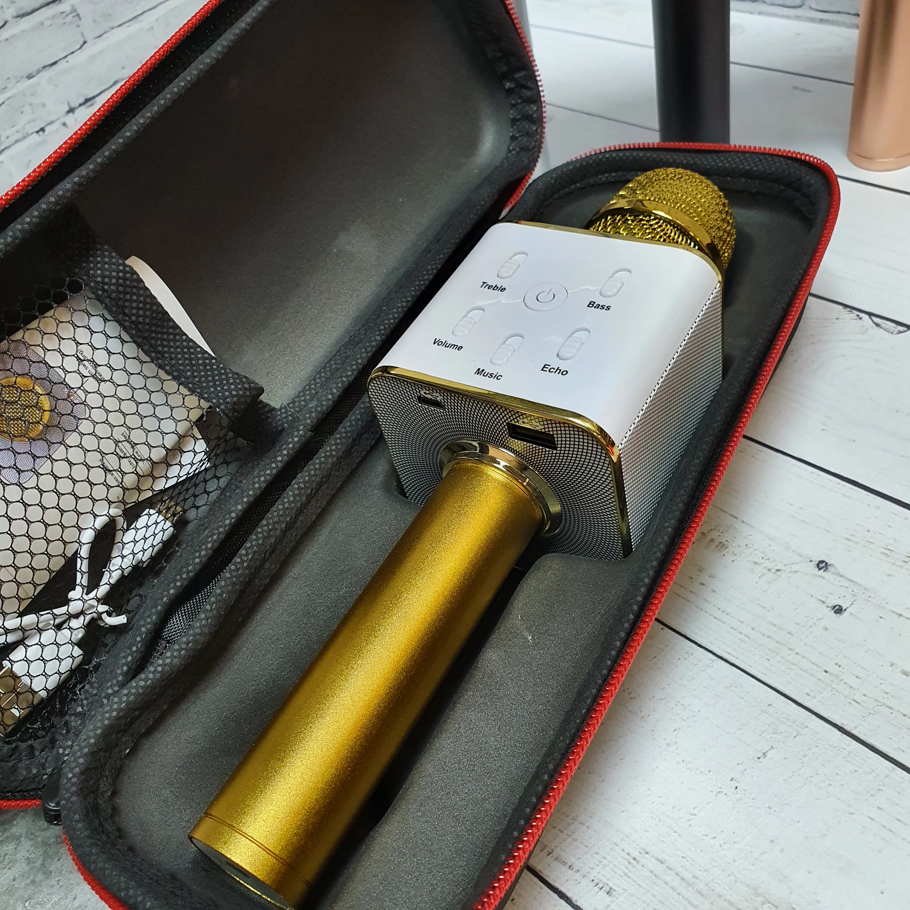 Беспроводной караоке микрофон колонка 2 в 1 блютуз с сумкой Q7 | Электроника