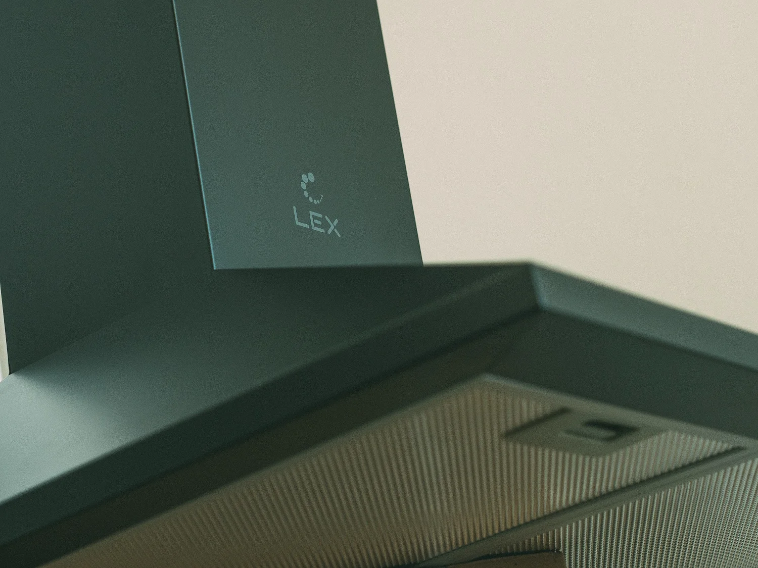 Кухонная вытяжка LEX Basic 600 Black|Кухонные вытяжки| |