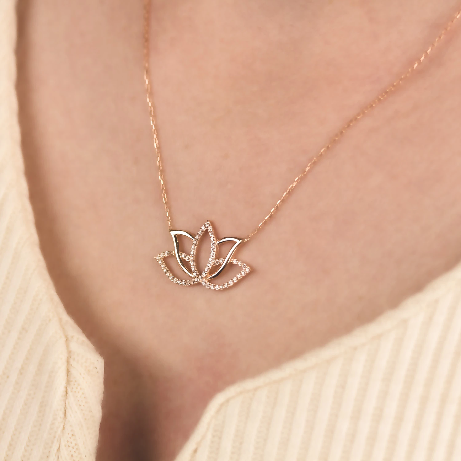 Collier en argent Sterling 925 pour femmes, pendentif de fleur de Lotus en pierre de Zircon, cadeau d'anniversaire, chaîne élégante et Cool de luxe