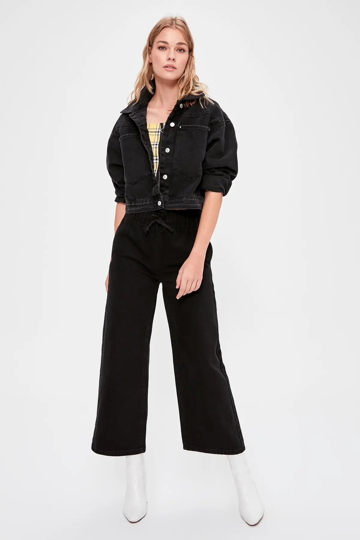 Trendyol черные эластичные джинсы с высокой талией TWOAW20JE0193