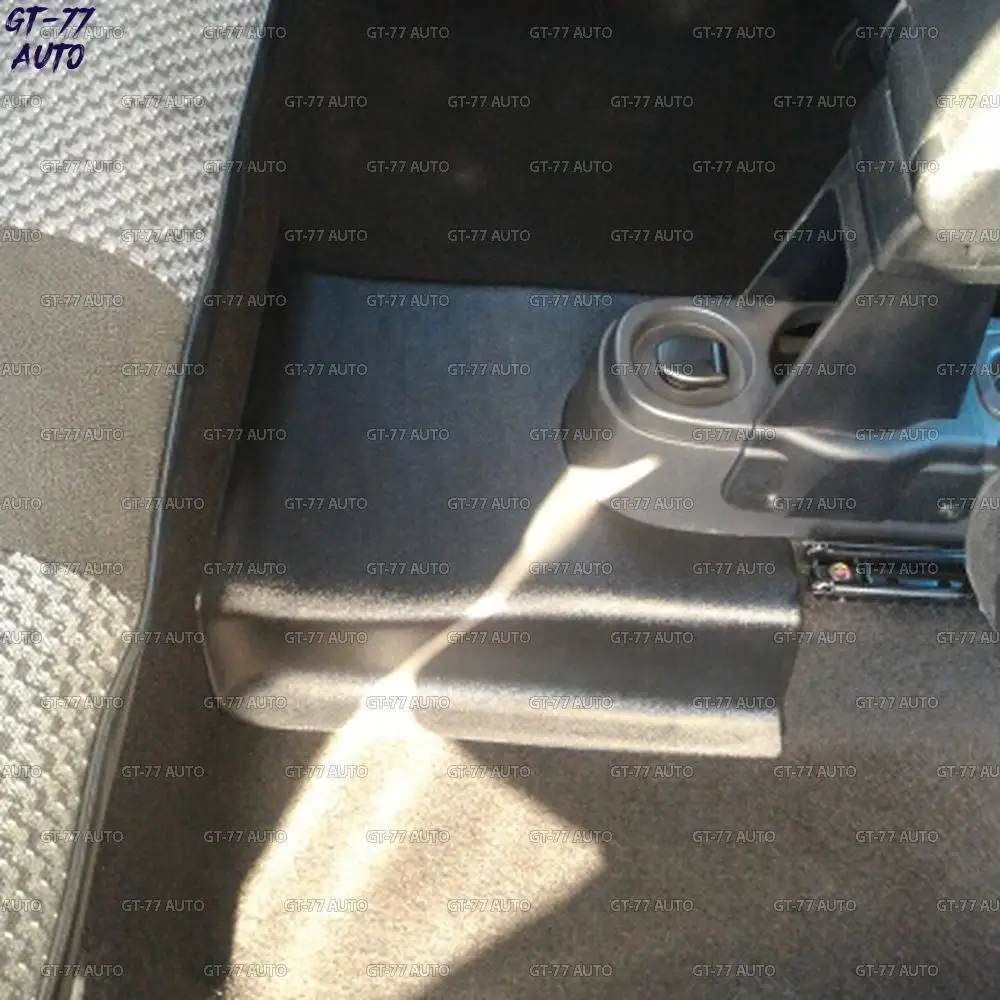 Защитная накладка тоннеля второго ряда для Renault Logan 2009-2013 защитные молдинги 1 шт.