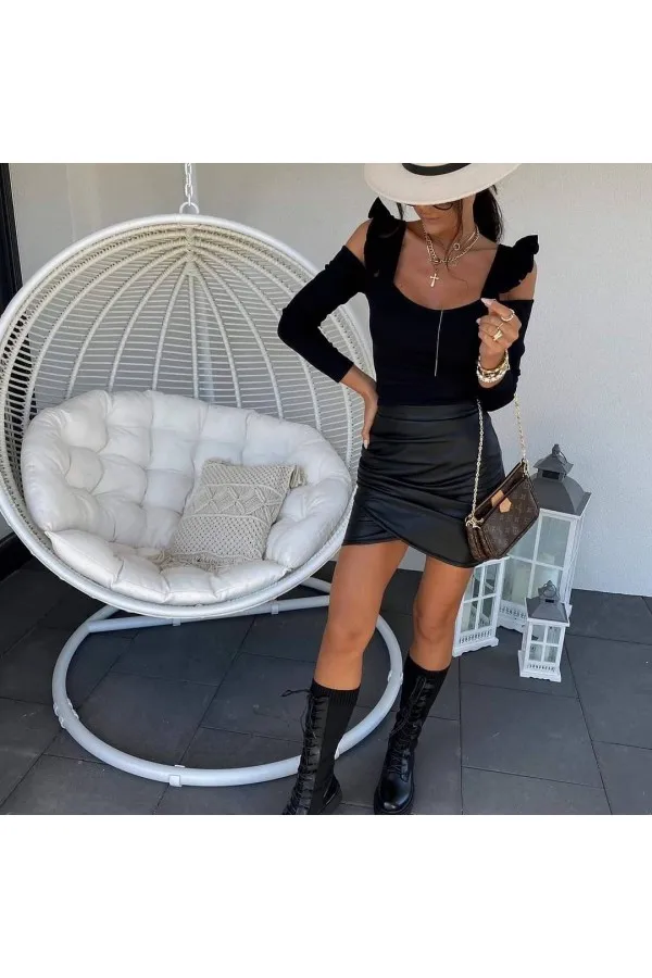 

LONG SLEEVE LETTUCE HANGER BLOUSE NEW SEASON STYLISH AND ELEGANT SOFT FABRIC SUITABLE FOR DAILY AND SPECIAL USE