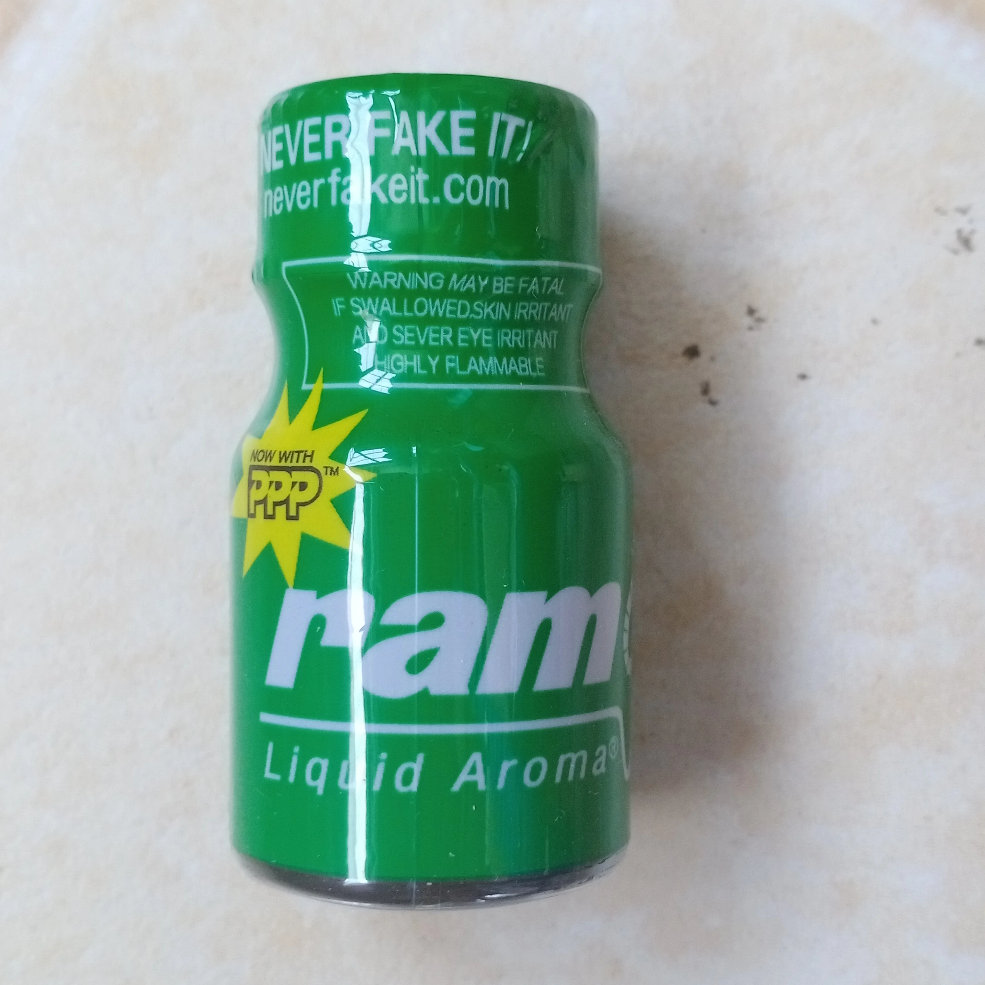 

Gay brand Oringinal Leather cleaner poppers liquid 10ml (ram)