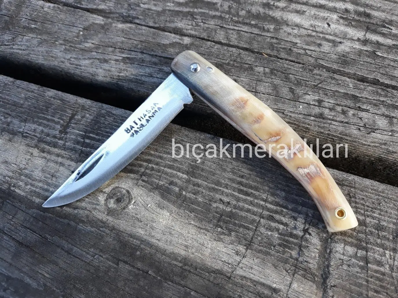 

Handcrafted Ram Horn Handle Pocket Knife 13,5cm Open Length