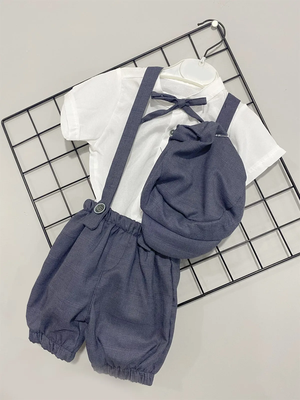 

Jaju Baby Bowtie Slopet Set con detalle de pajarita, sombrero de manga corta, pendiente