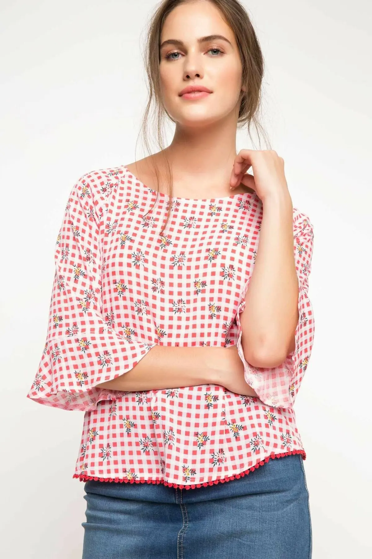 Женская блузка с длинным рукавом DeFacto белая розовая цветочным принтом модные