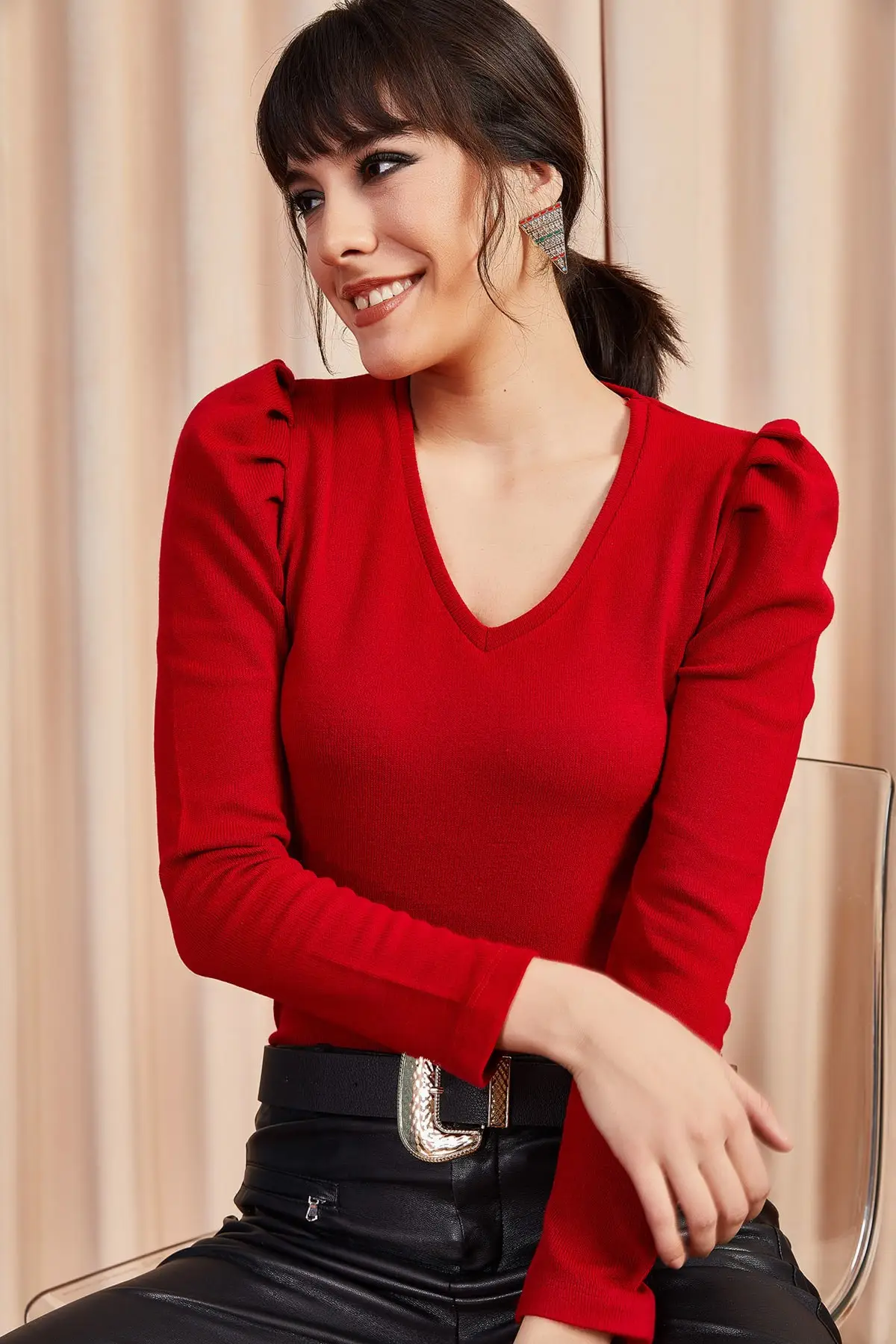 Женский красный трикотажный свитер с v образным вырезом и рукавами Bluz BLZ 19000819| |