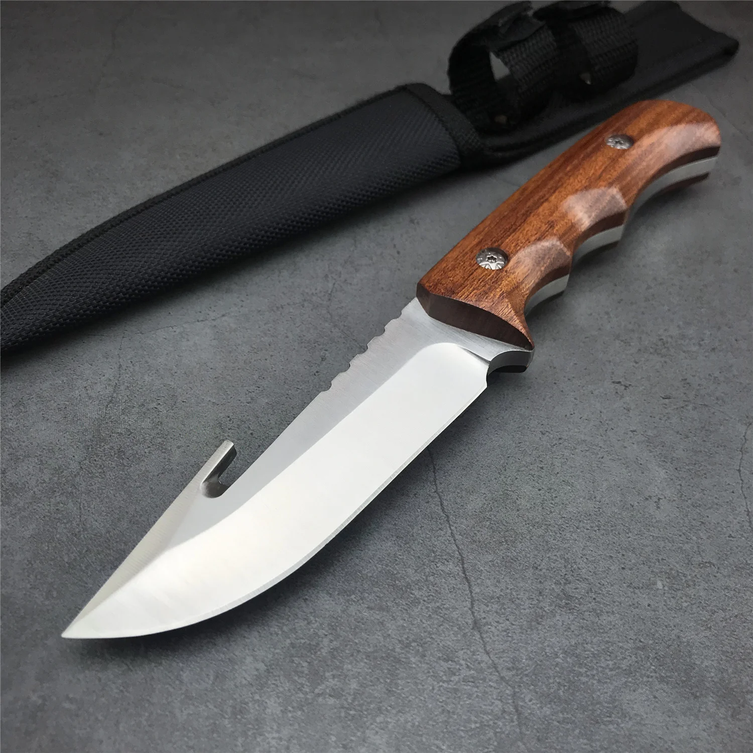 

Rhino Shaped Straight Knife EDC Tool 7CR13MOV Steel Fixed Blade Wood Handle Nylon Sheath Tactical Hunting Survival Knives