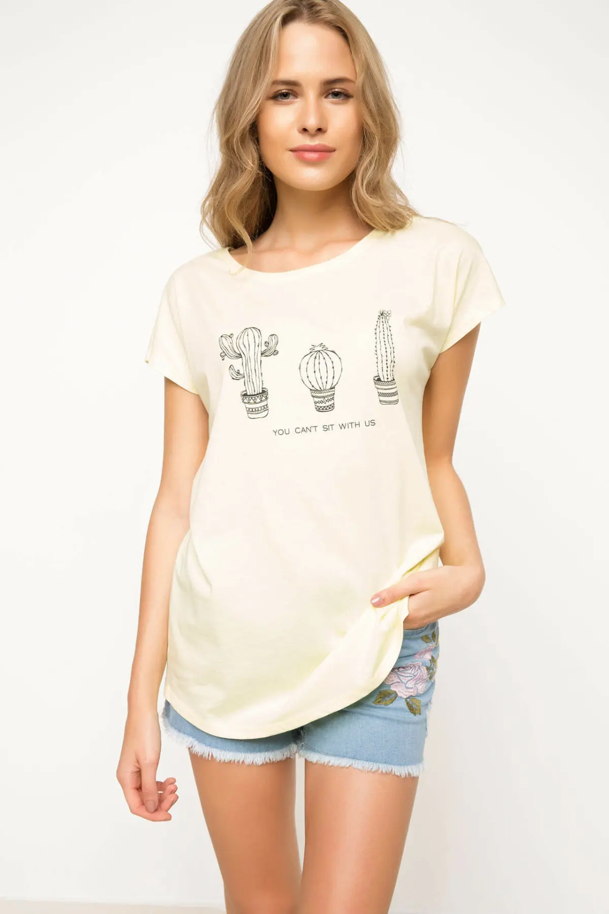 Женская футболка с коротким рукавом DeFacto светло желтый топ принтом растений