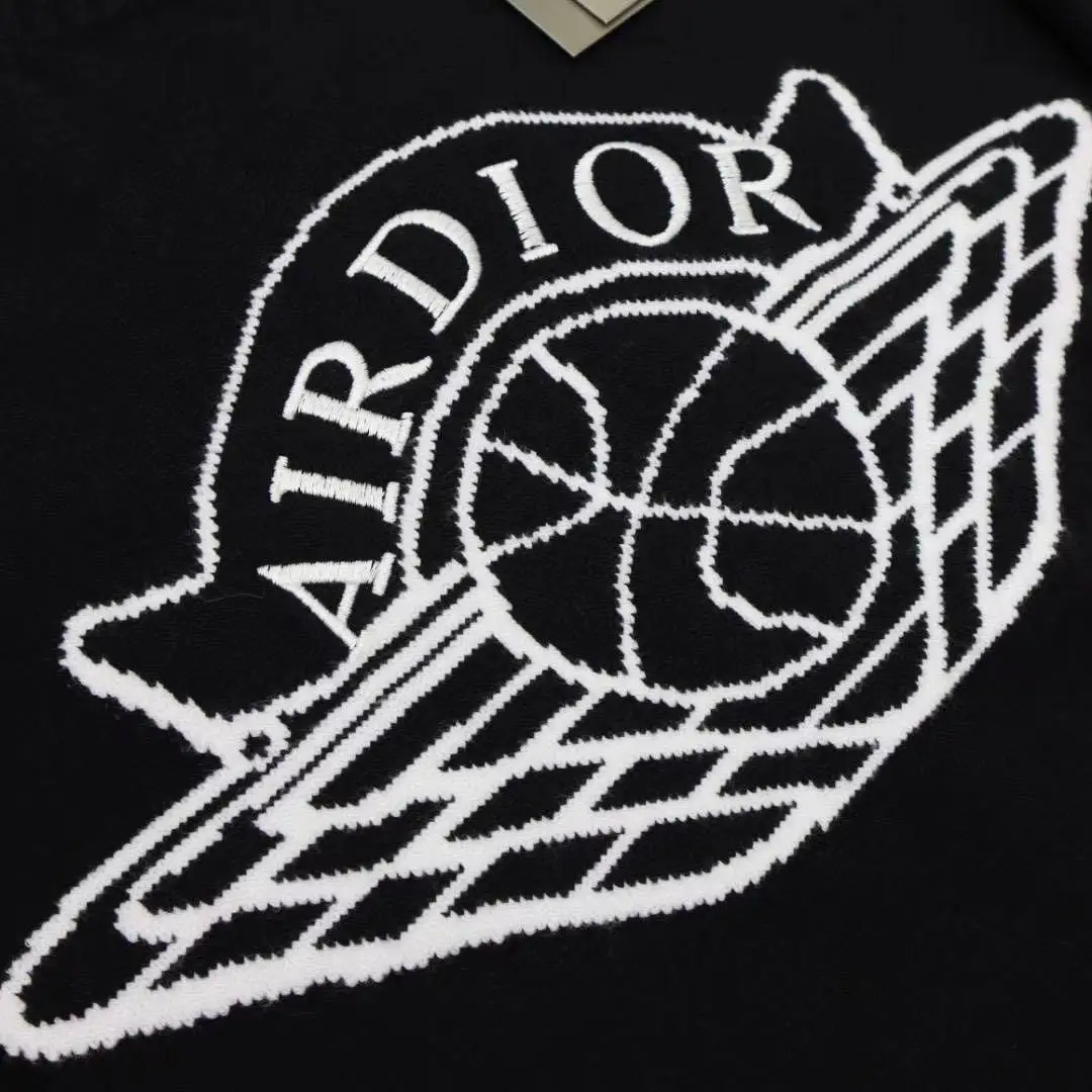 

HIGH QUALTY BLACK SWEATSHIRT
