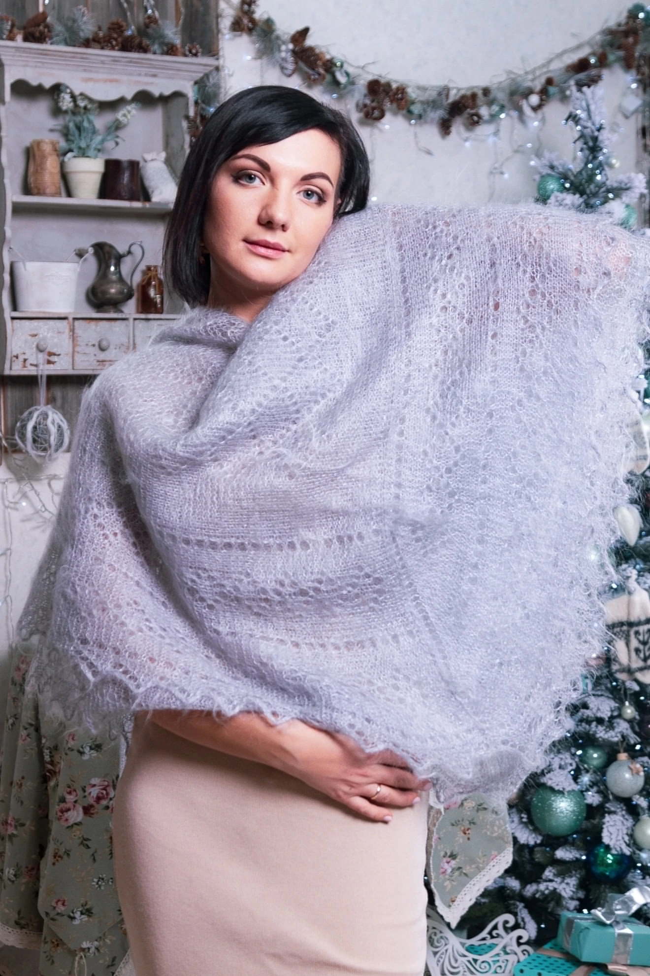 оренбургский пуховый платок 120 120. платок паутинка. пуховый платок ручной работы серый. пуховой платок ручной работы. оренбургский пуховый платок.