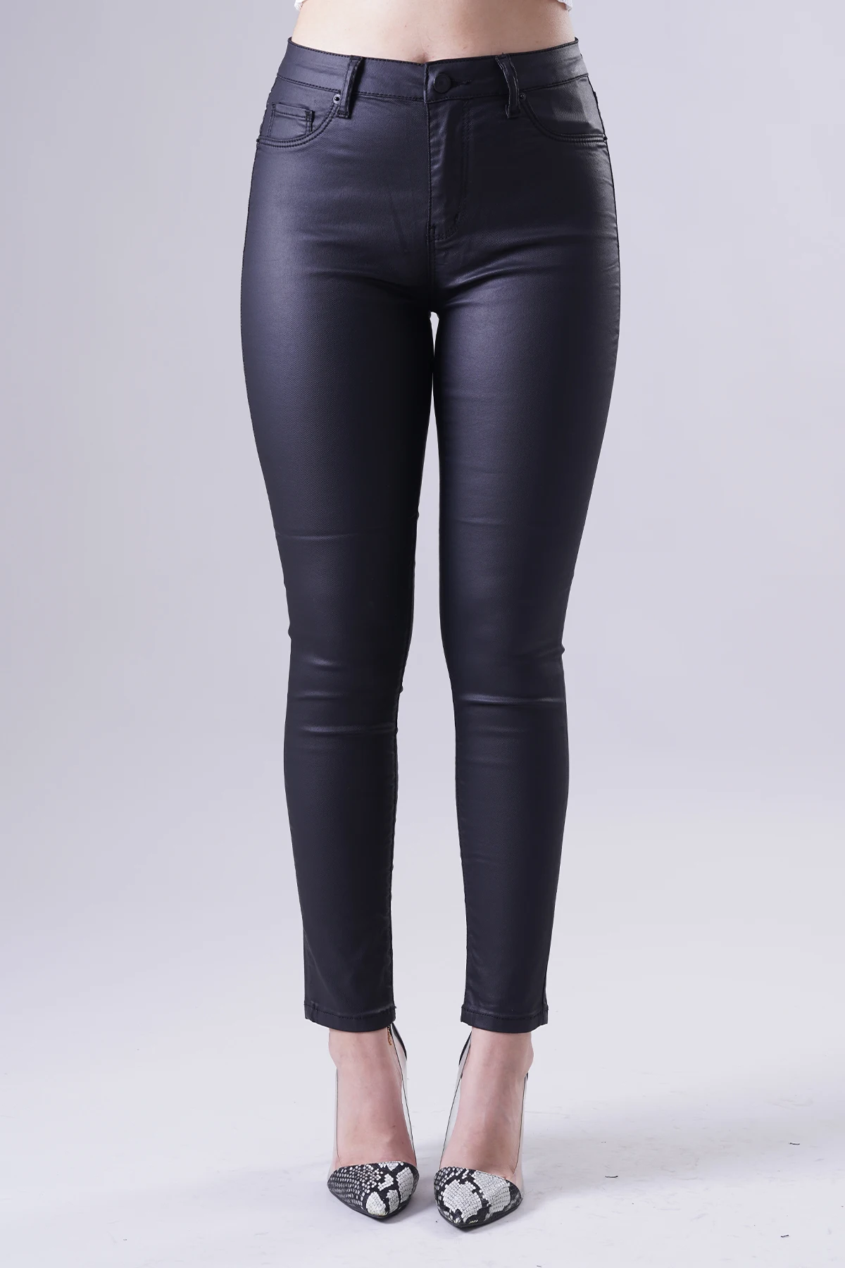 

MANGA Women Black Slim Leg Jeans