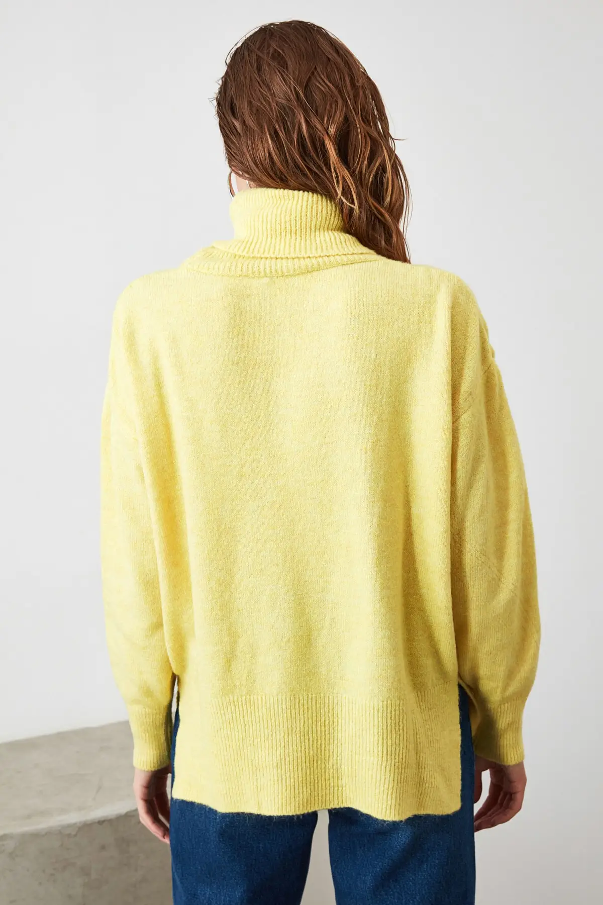 

Trendyol Turtleneck Knitwear Sweater TWOAW20XS0026