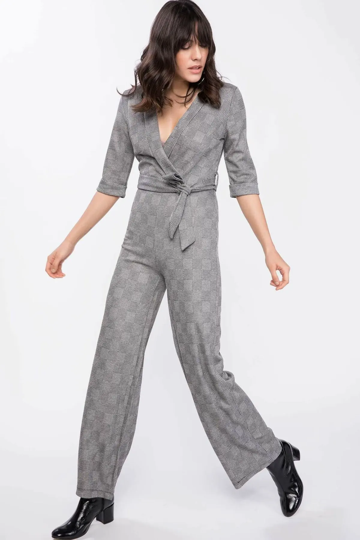 Дефакто Модный женский комбинезон с v-образным вырезом Женские повседневные