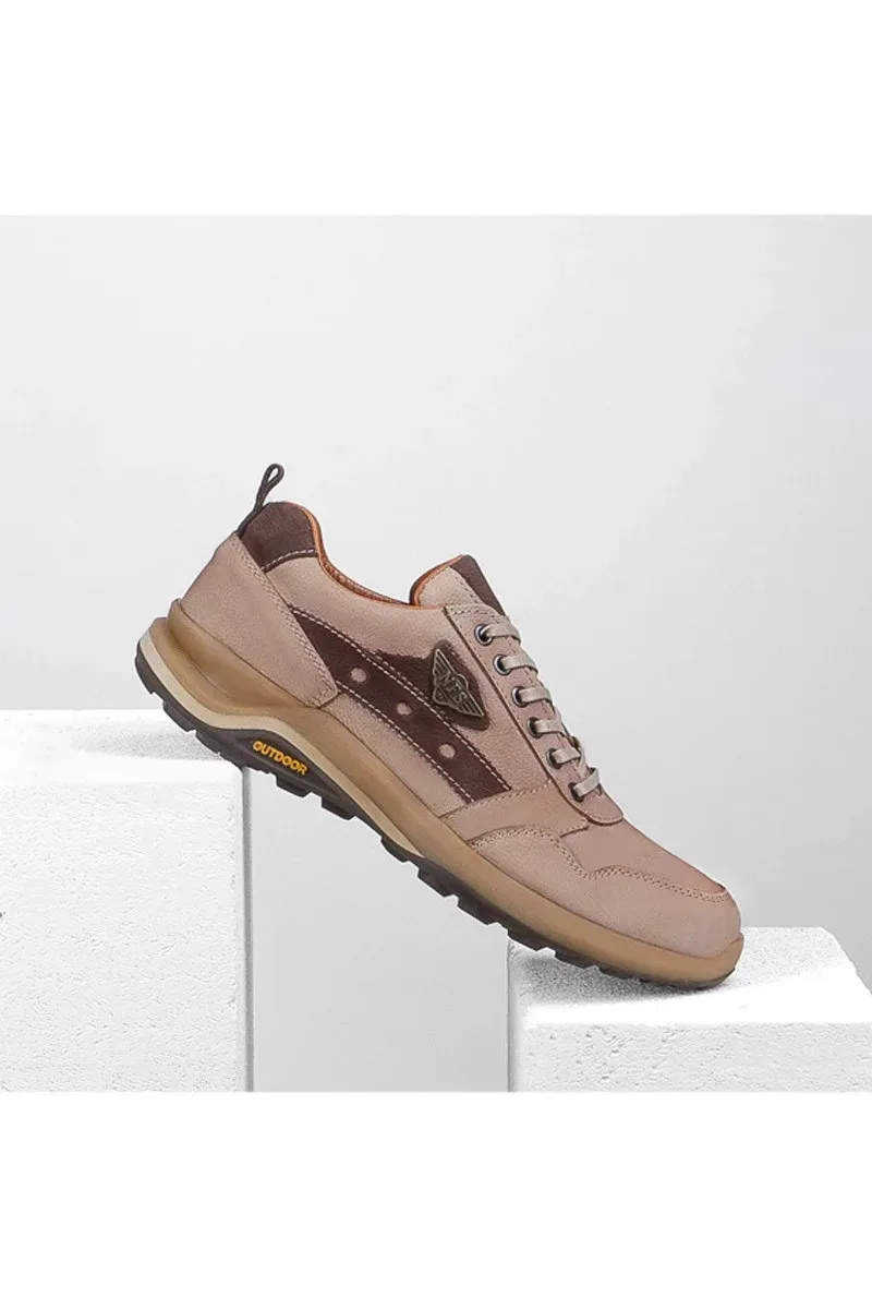 

Outdoor Sturdy Lace-Up with Badge