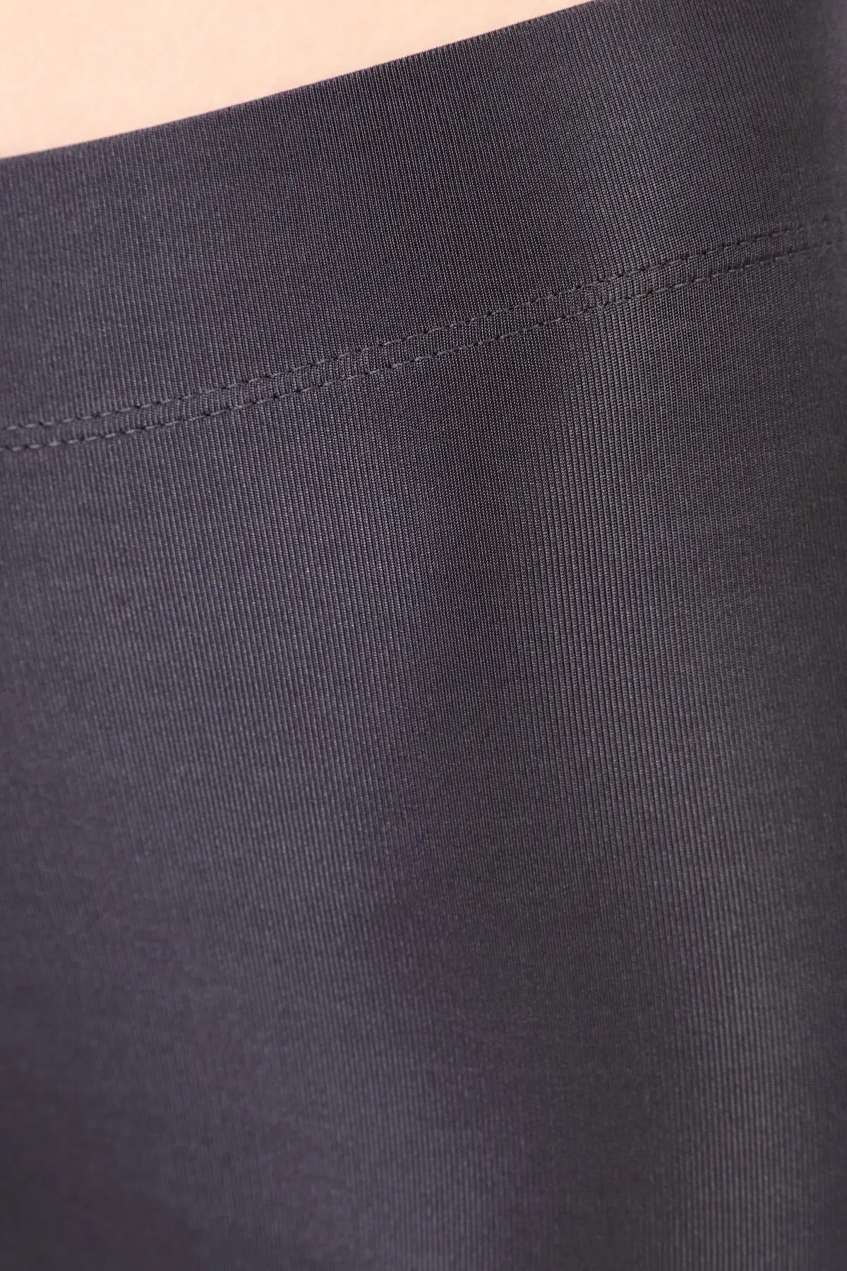 

2021 New Season Turkey High Waist Seamless Shiny Women Leggings Spandex Short Tights Disco Gainer Leggings Running Gym Fitness Yoga Pants Energy Slimming